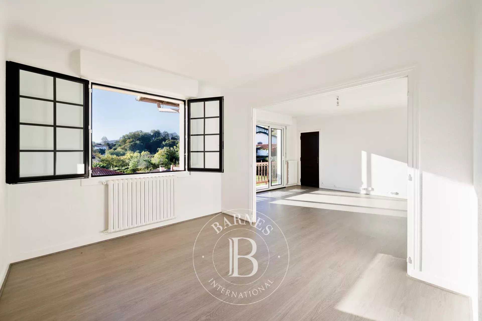Appartement Saint-Jean-de-Luz  -  ref 85339804 (picture 2)
