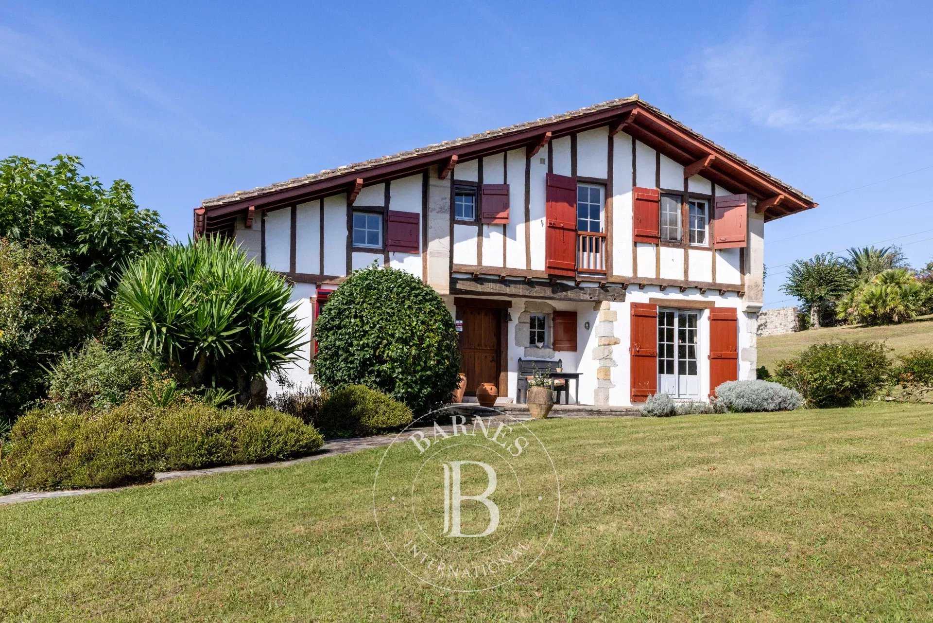 Maison Urrugne  -  ref 86155400 (picture 2)