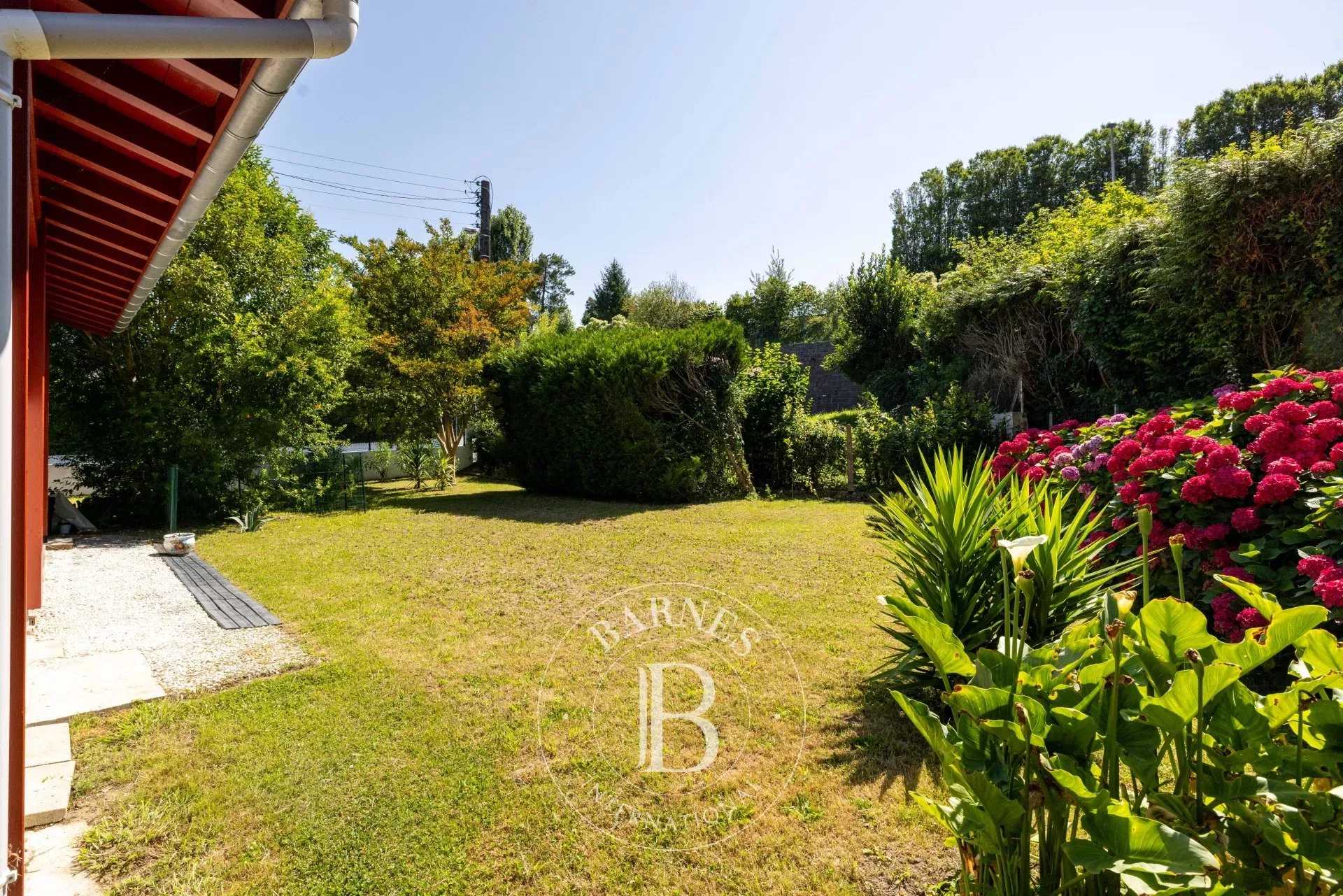 Appartement Saint-Jean-de-Luz  -  ref 85064726 (picture 1)