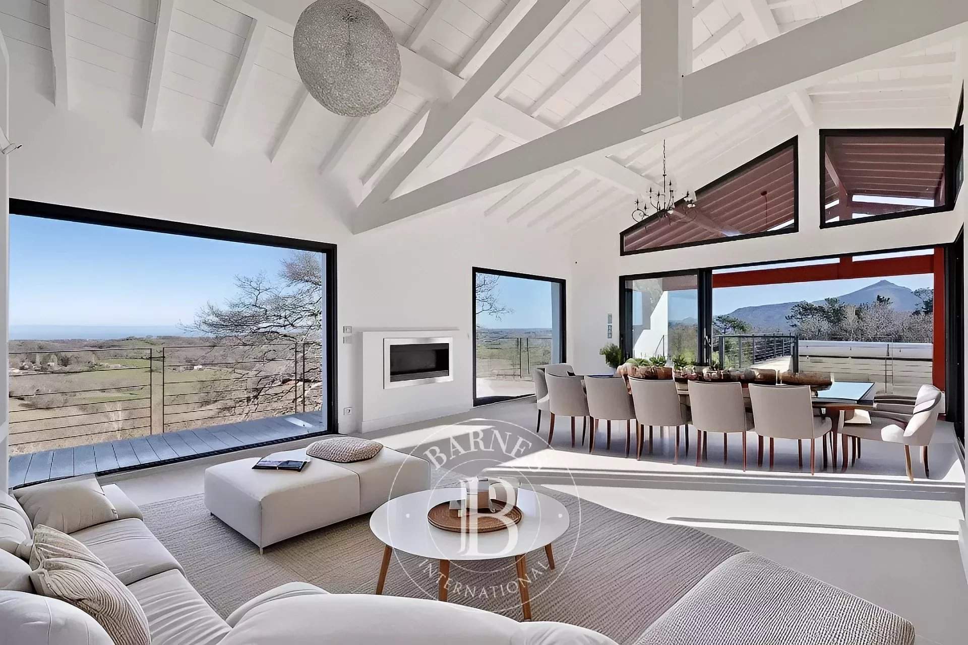 Urrugne  - House 6 Bedrooms - picture 1