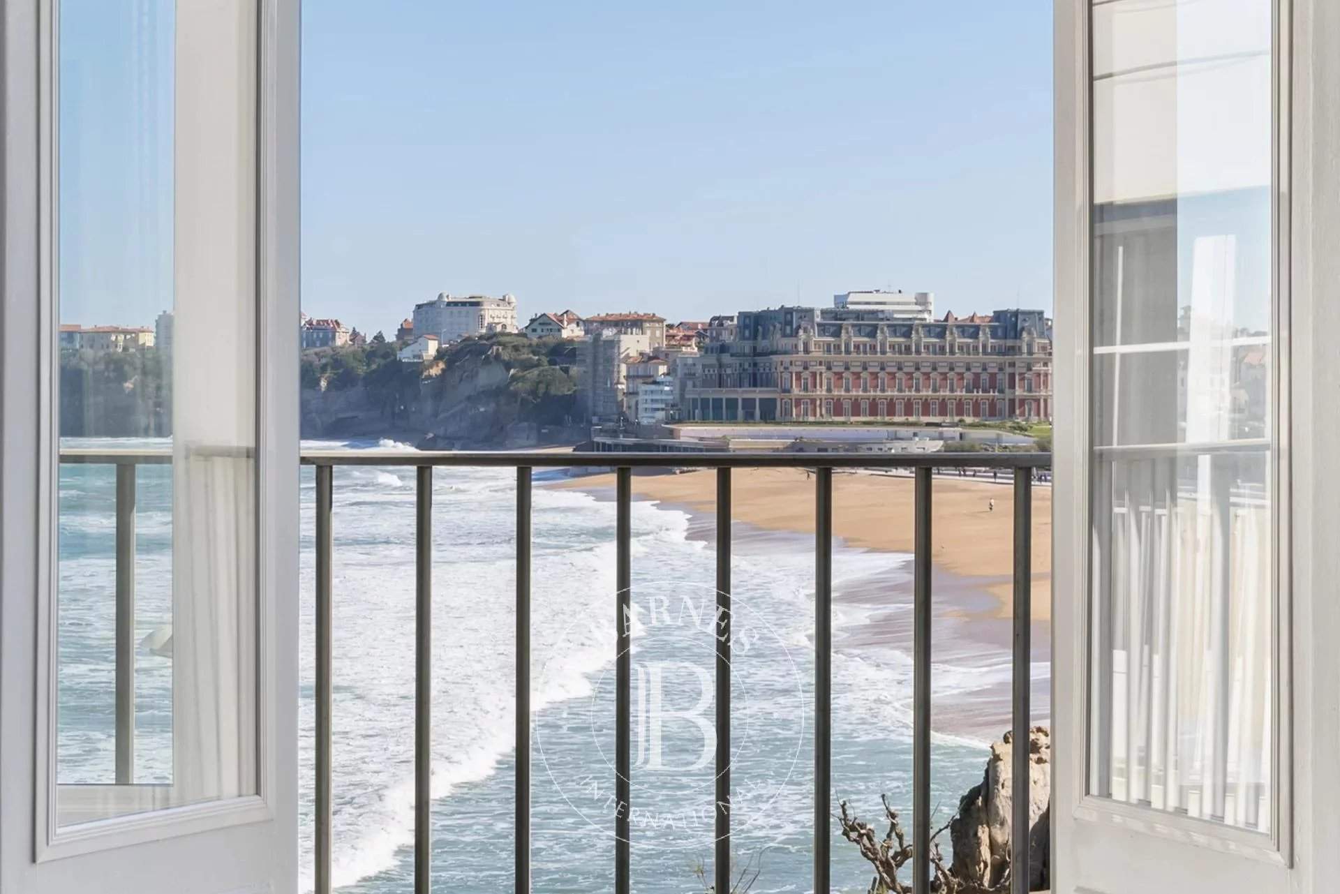 INDIGO - Appartement Vue Panoramique sur la Grande plage de Biarritz - BARNES picture 1