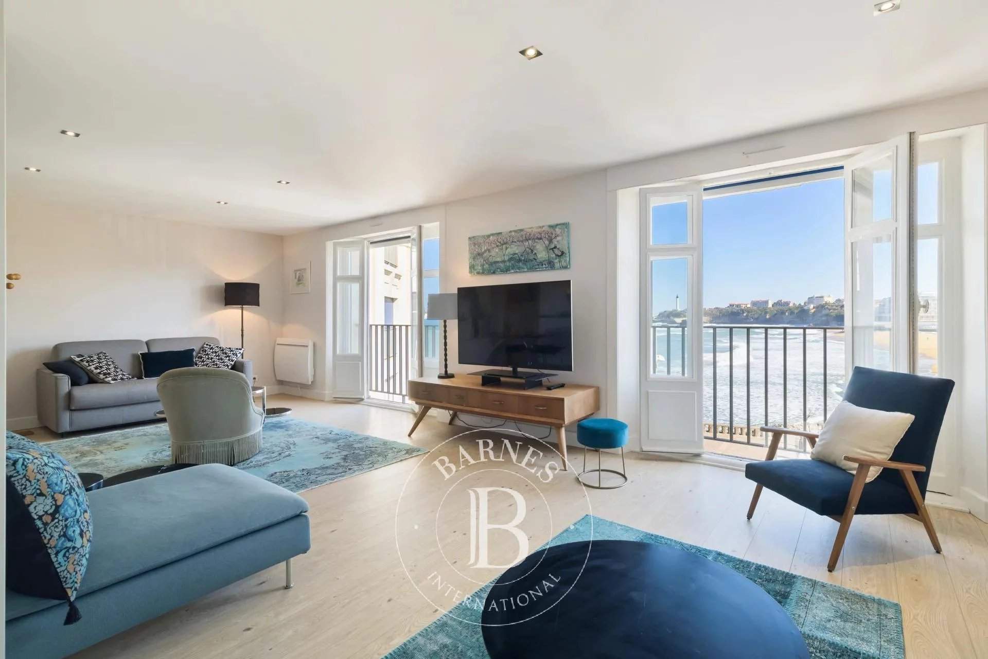 INDIGO - Appartement Vue Panoramique sur la Grande plage de Biarritz - BARNES picture 3