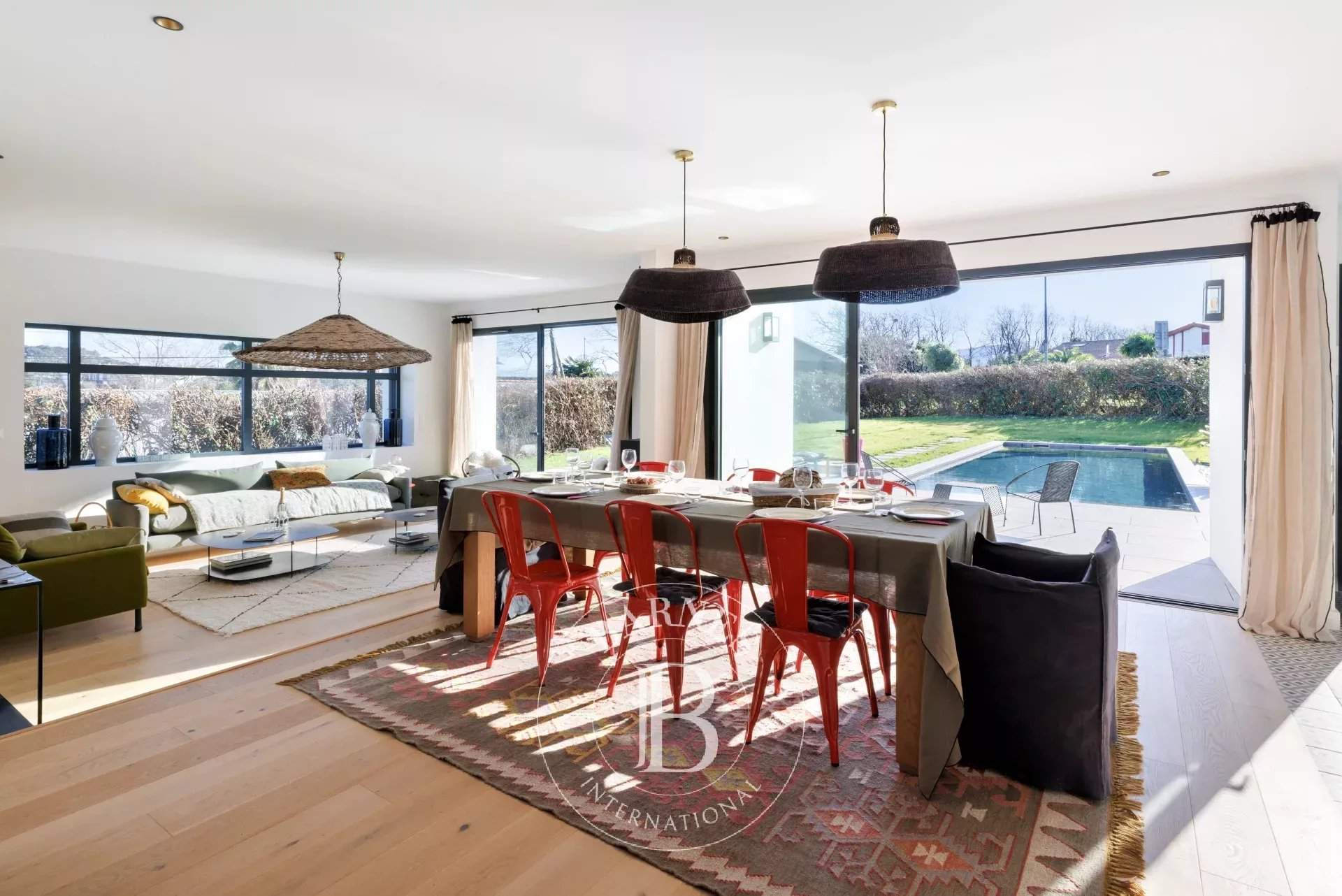 BEACHBREAK - LAFITENIA - Magnifique villa familiale avec piscine chauffée, 4 chambres & 1 studio indépendant - Saint-Jean de Luz picture 9