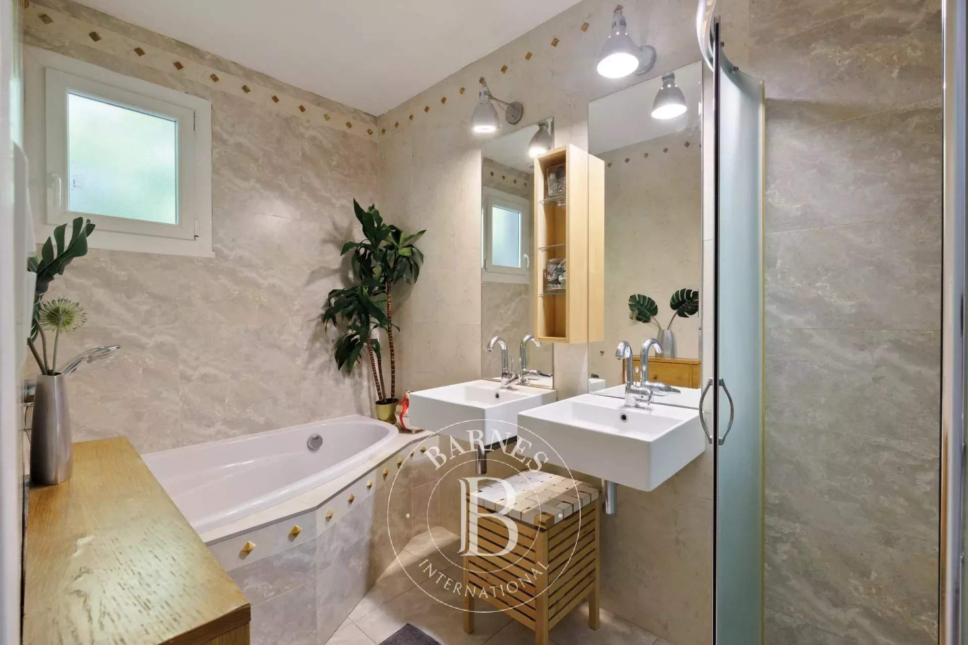 Biarritz  - Maison 9 Pièces 7 Chambres - picture 18