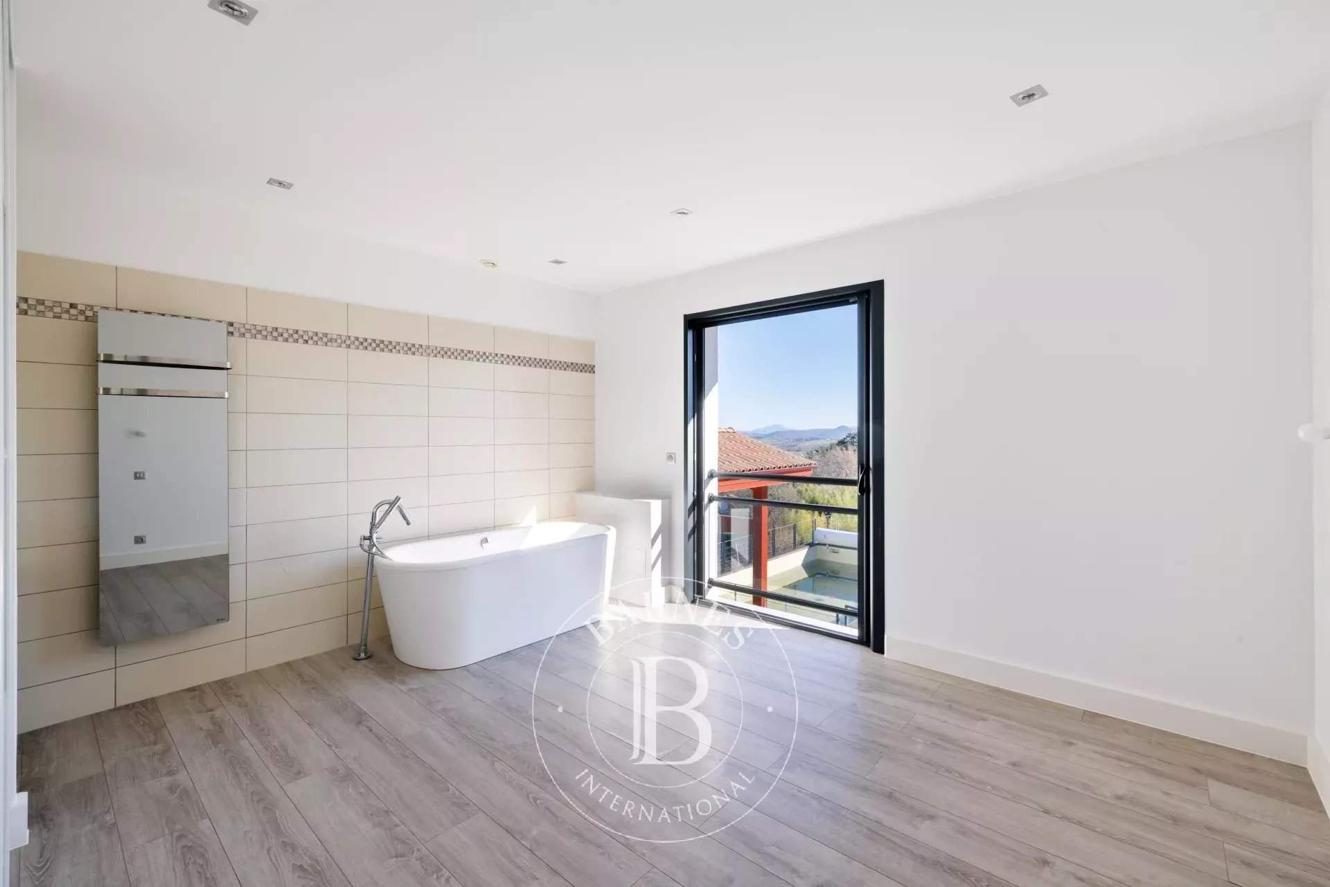 Urrugne  - House 6 Bedrooms - picture 16