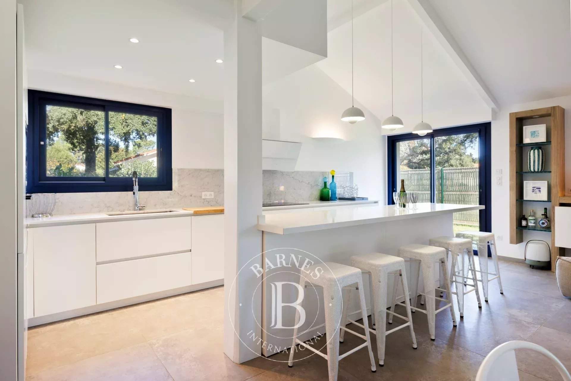 MAJORELLE - Charming villa just steps from Hossegor's town centre and lake, with a heated pool picture 14