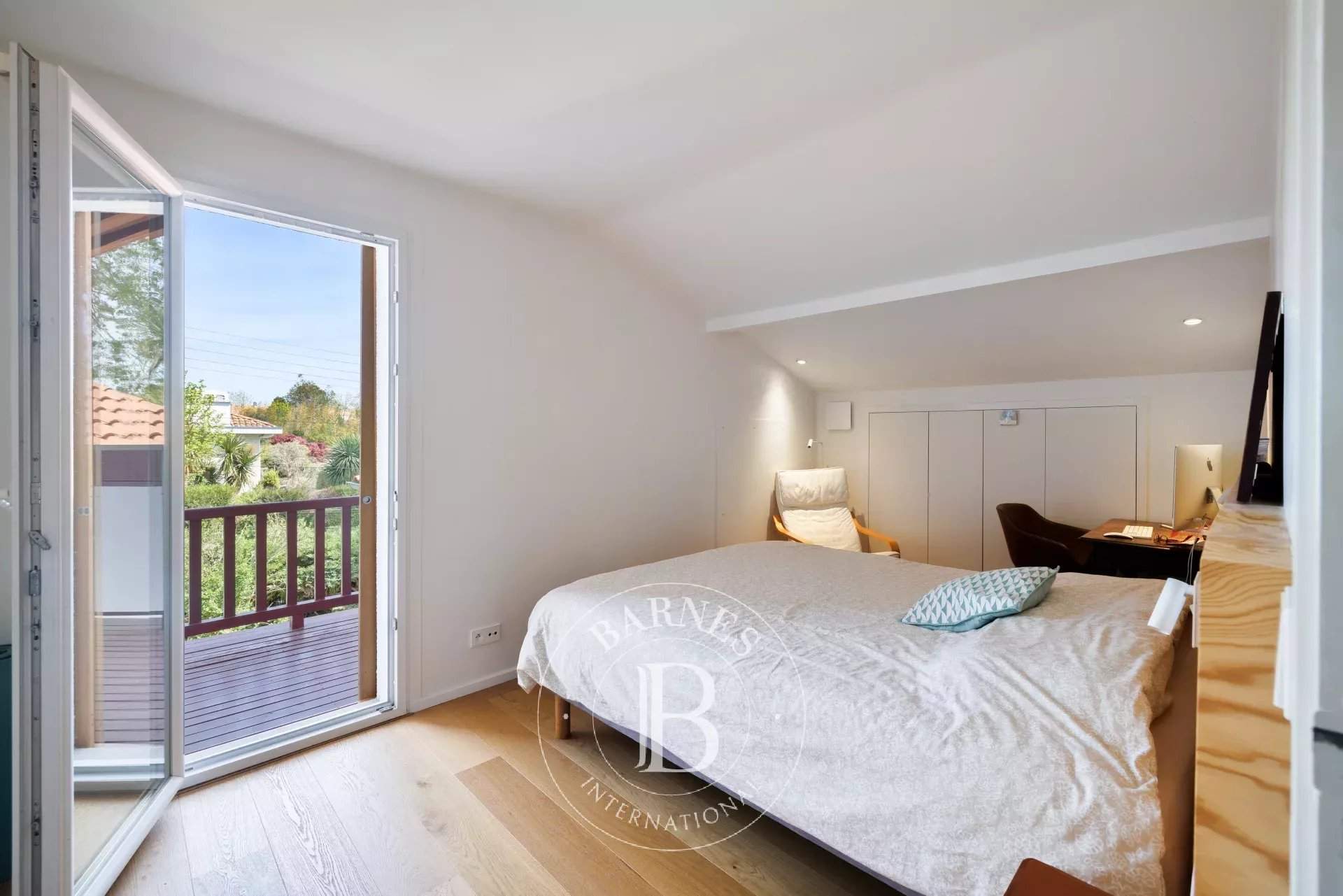 Anglet  - Maison 6 Pi&egrave;ces 4 Chambres - picture 13