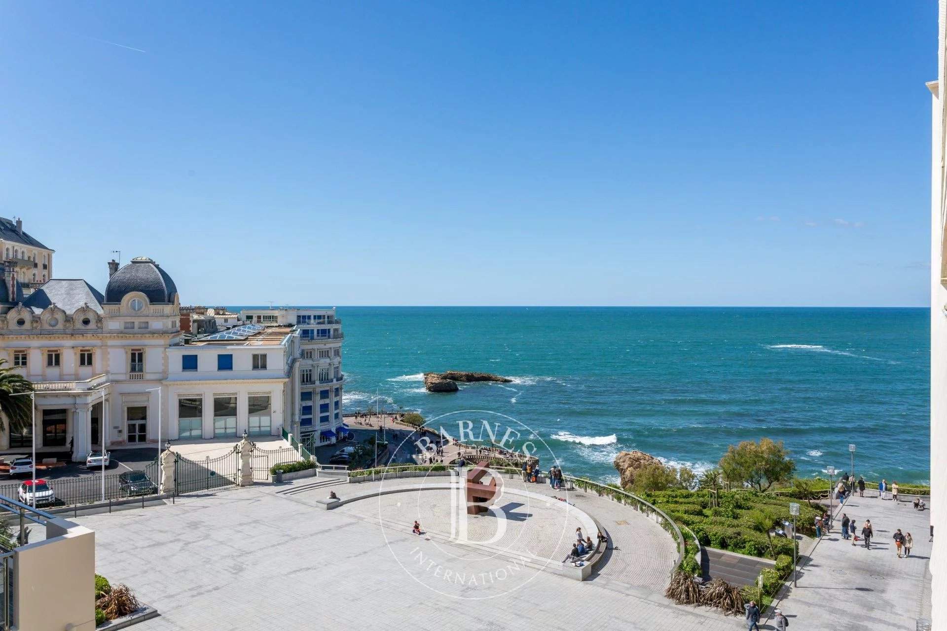 BELLEVUE - BIARRITZ, APARTMENT WITH SEA VIEW & BALCONY picture 9