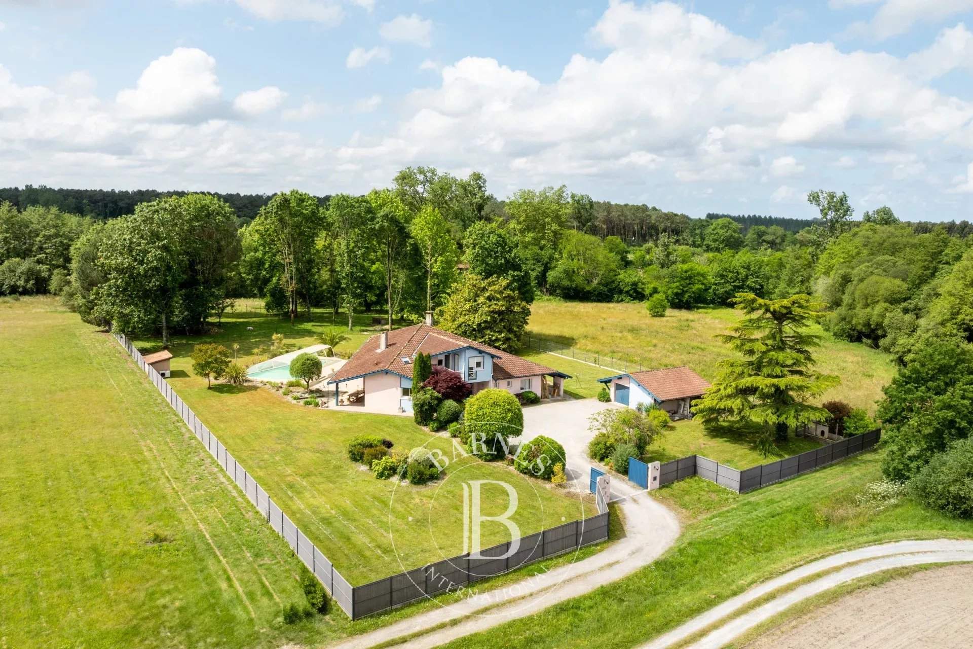 Saint-Vincent-de-Tyrosse  - Maison 6 Pi&egrave;ces 5 Chambres - picture 1