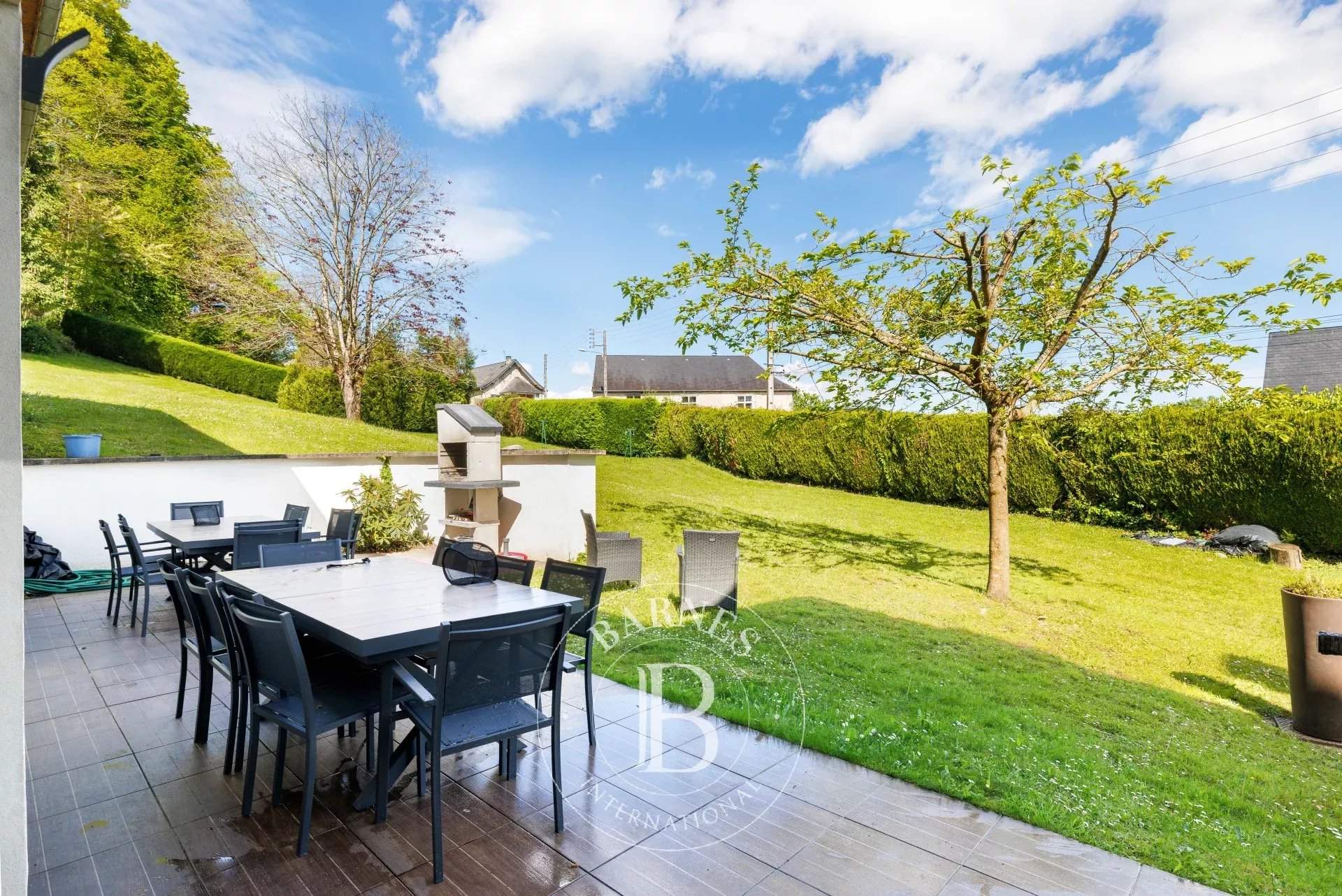 Oloron-Sainte-Marie  - Maison de village 12 Pi&egrave;ces 9 Chambres - picture 4