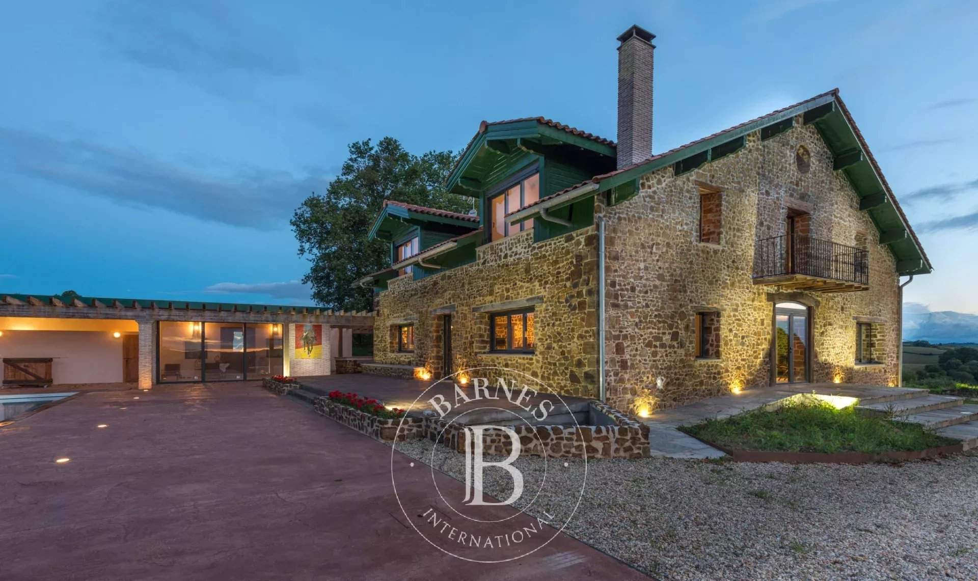 Bayonne  - Propriété 12 Pi&egrave;ces 6 Chambres - picture 1