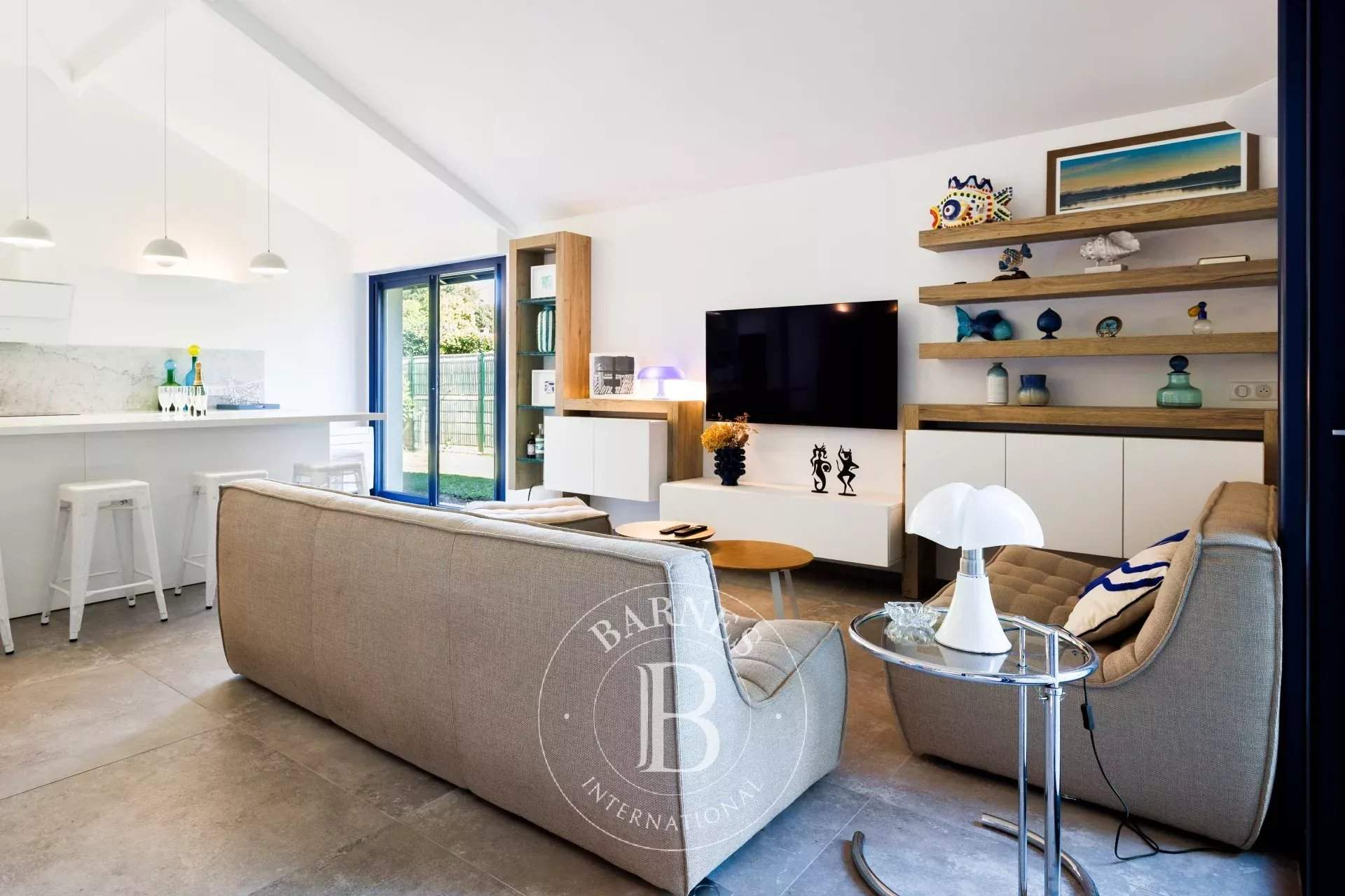 MAJORELLE - Charming villa just steps from Hossegor's town centre and lake, with a heated pool picture 10