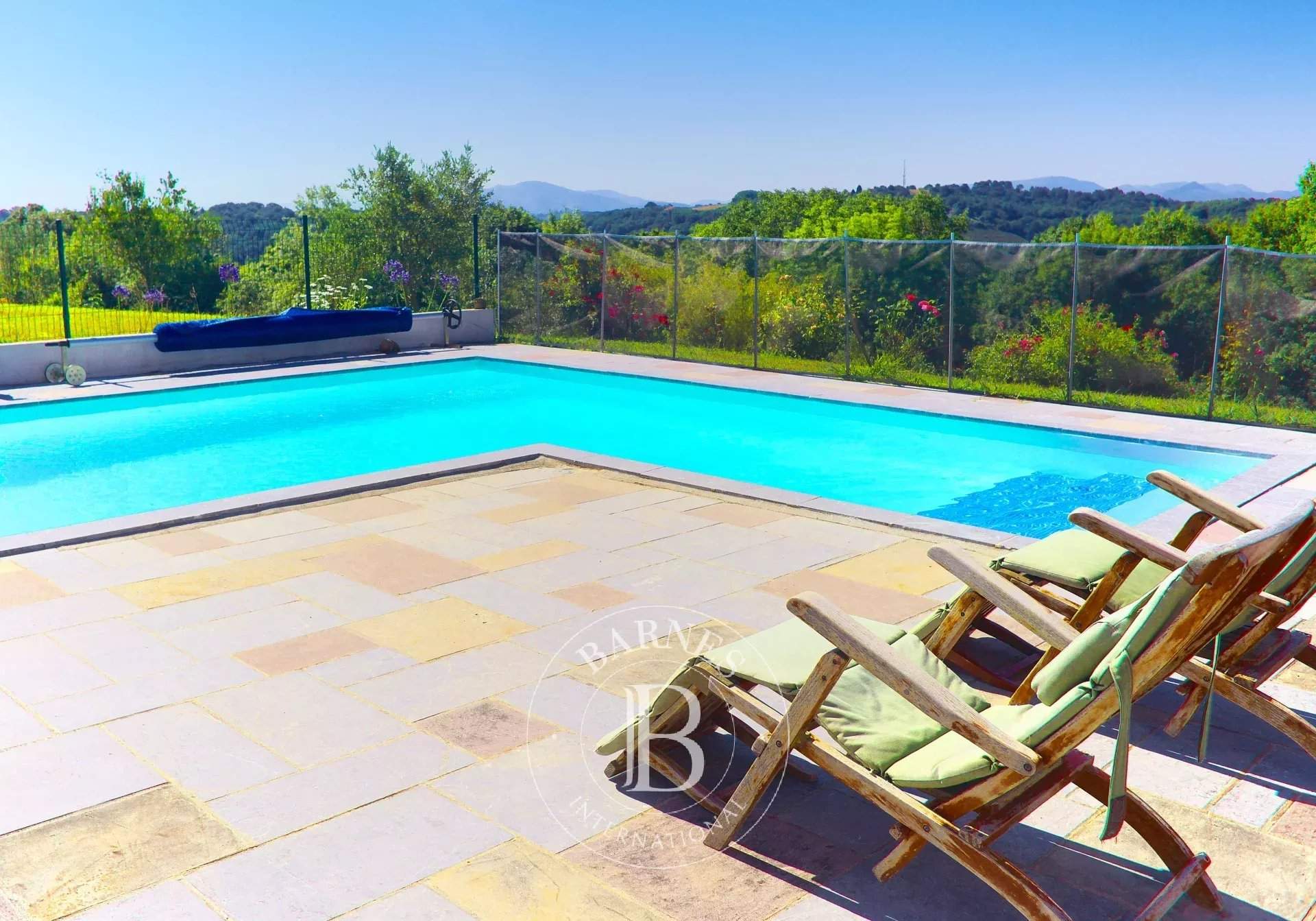 Mouguerre  - Maison 10 Pi&egrave;ces 7 Chambres - picture 3