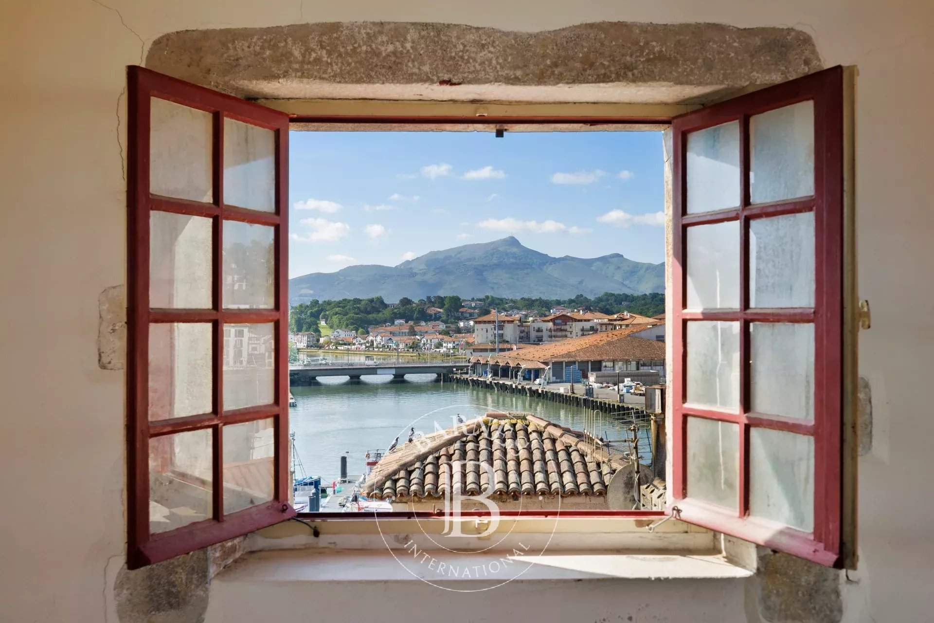 Saint-Jean-de-Luz  - Maison 20 Pièces - picture 9