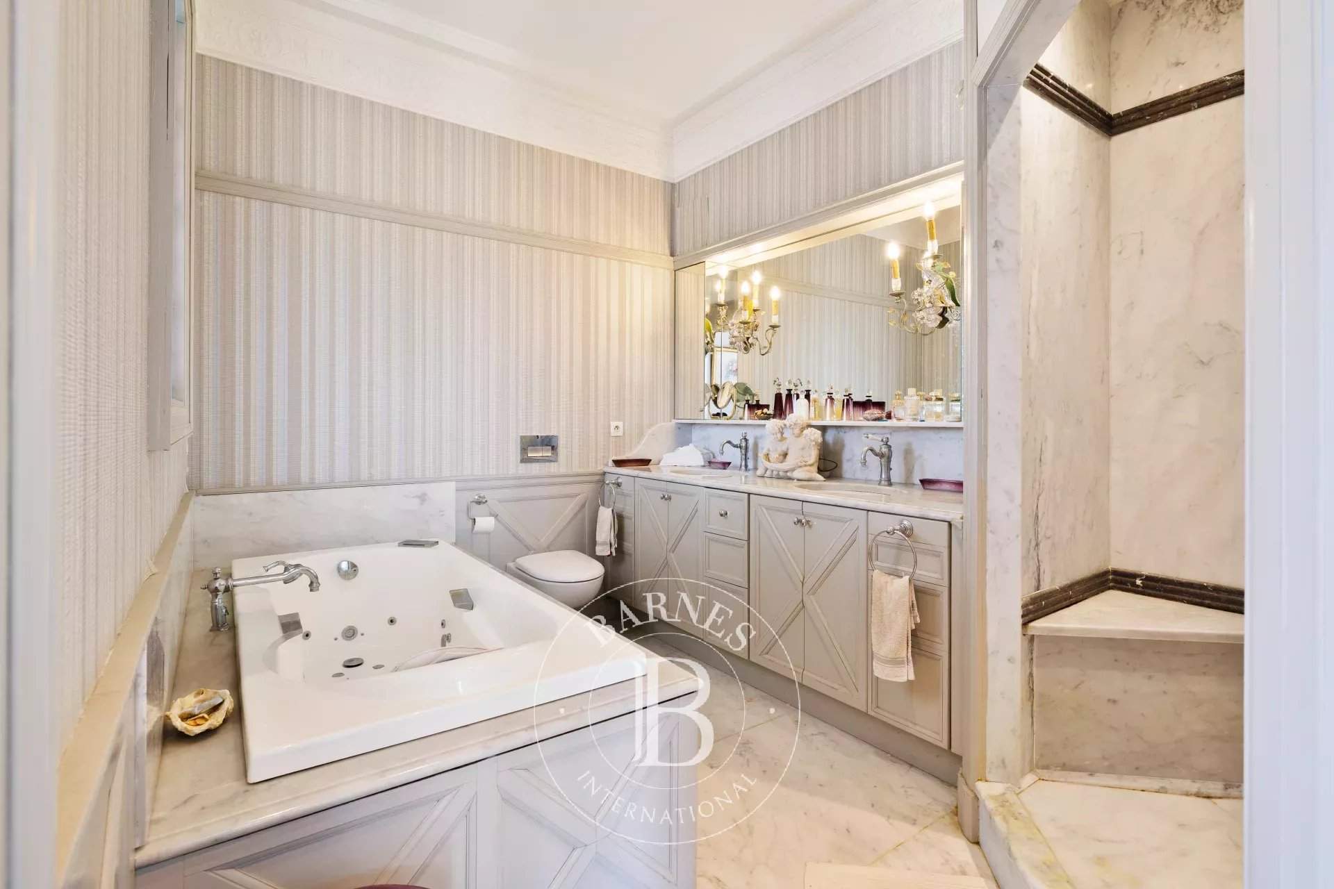 Pau  - Appartement 9 Pièces 3 Chambres - picture 17