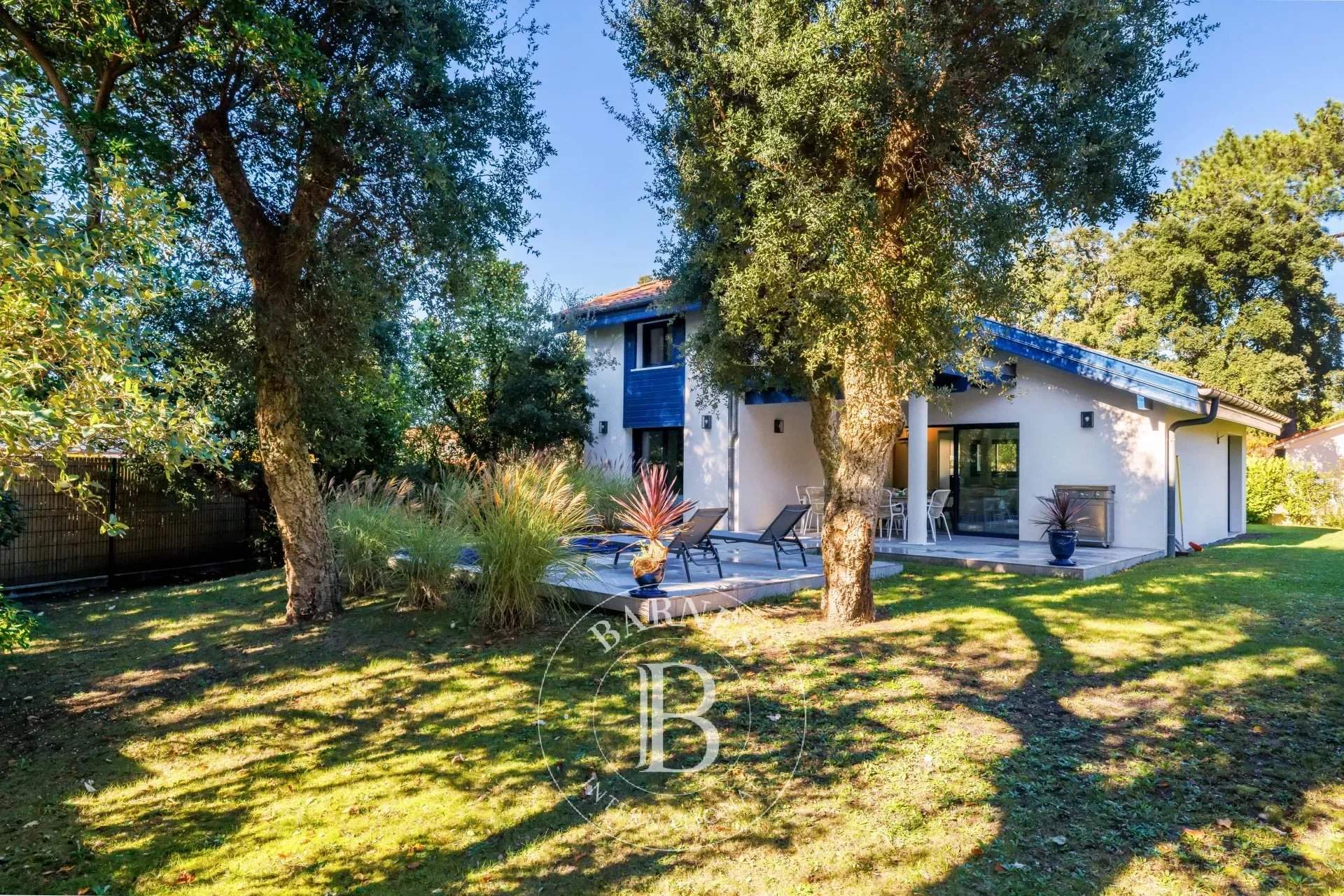 MAJORELLE - Charming villa just steps from Hossegor's town centre and lake, with a heated pool picture 5