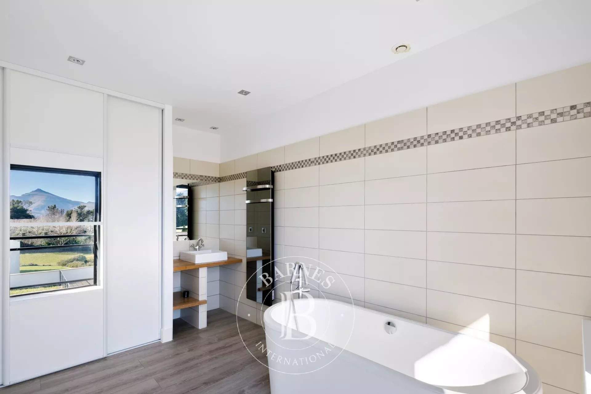 Urrugne  - House 6 Bedrooms - picture 17