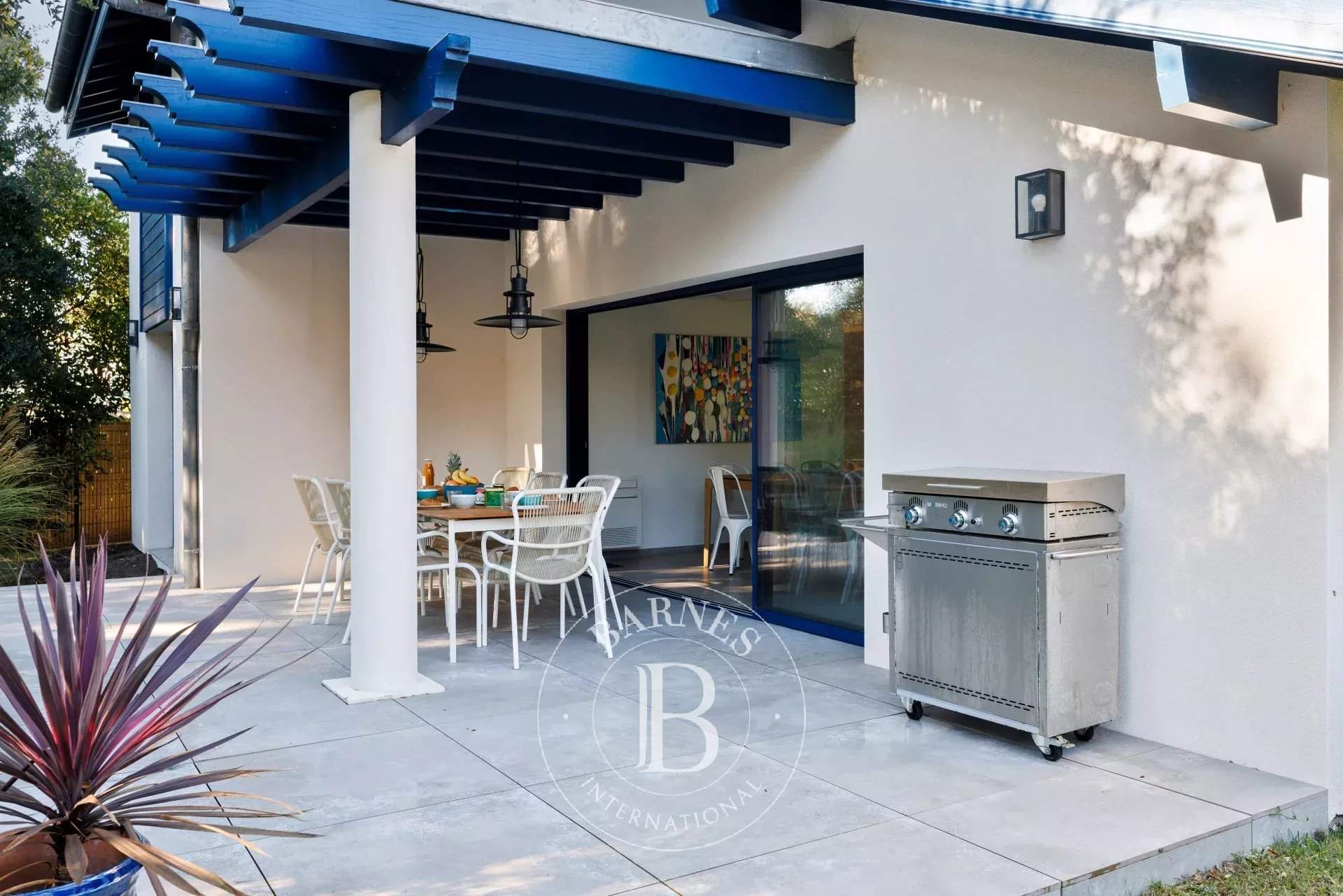 MAJORELLE - Charming villa just steps from Hossegor's town centre and lake, with a heated pool picture 4