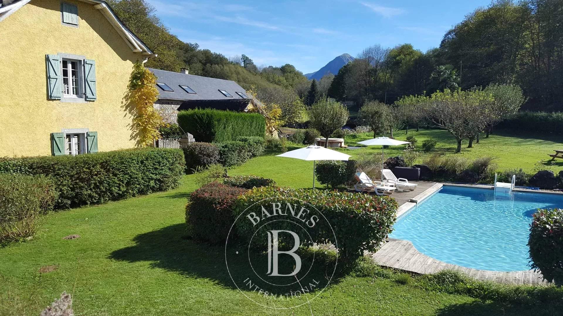 Oloron-Sainte-Marie  - Maison 13 Pièces 8 Chambres - picture 10