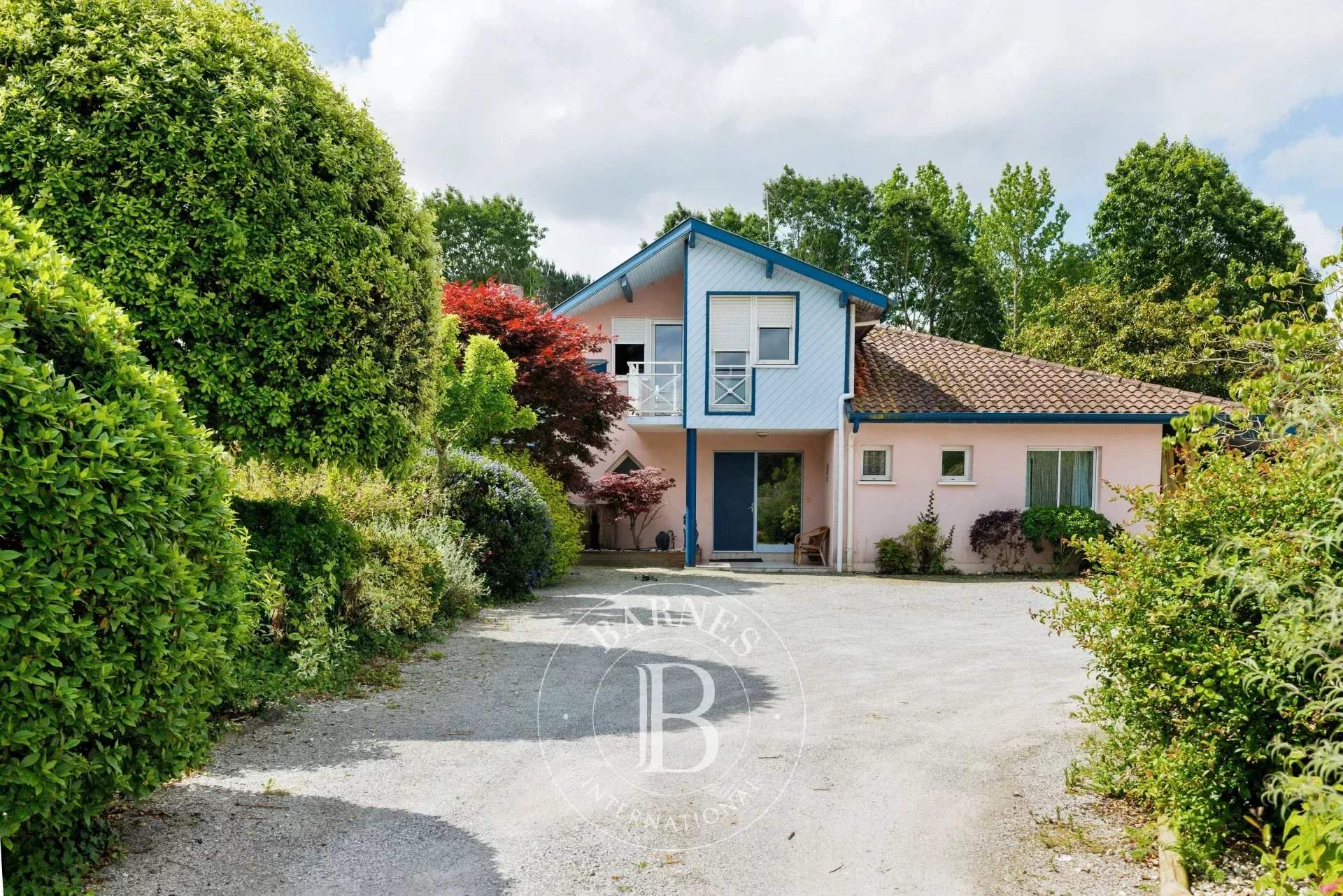 Saint-Vincent-de-Tyrosse  - Maison 6 Pi&egrave;ces 5 Chambres - picture 3