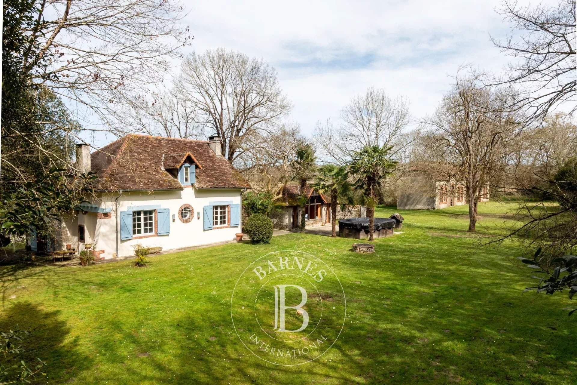 Orthez  - Maison 6 Pi&egrave;ces 3 Chambres - picture 1