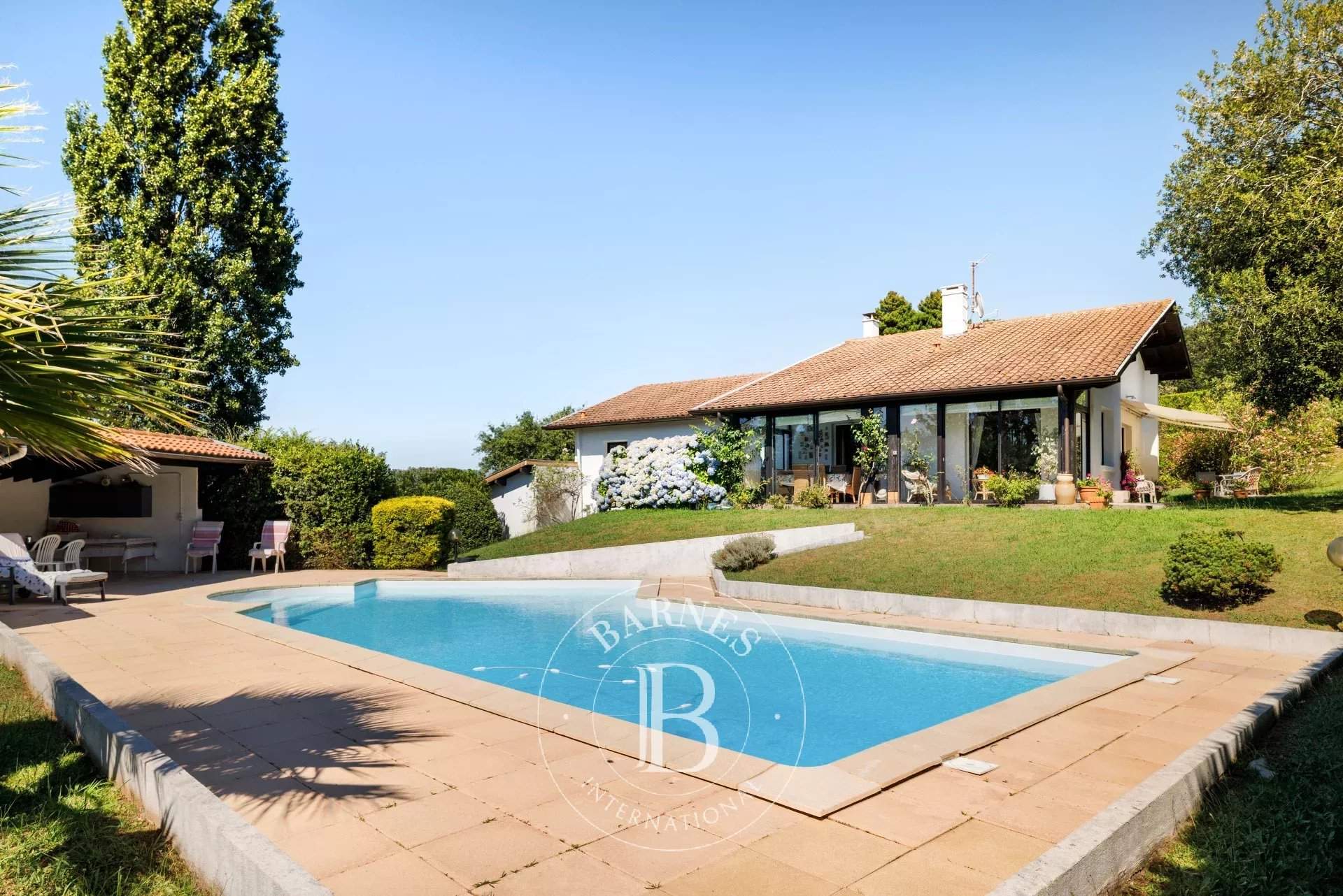 Bassussarry  - House 4 Bedrooms - picture 1