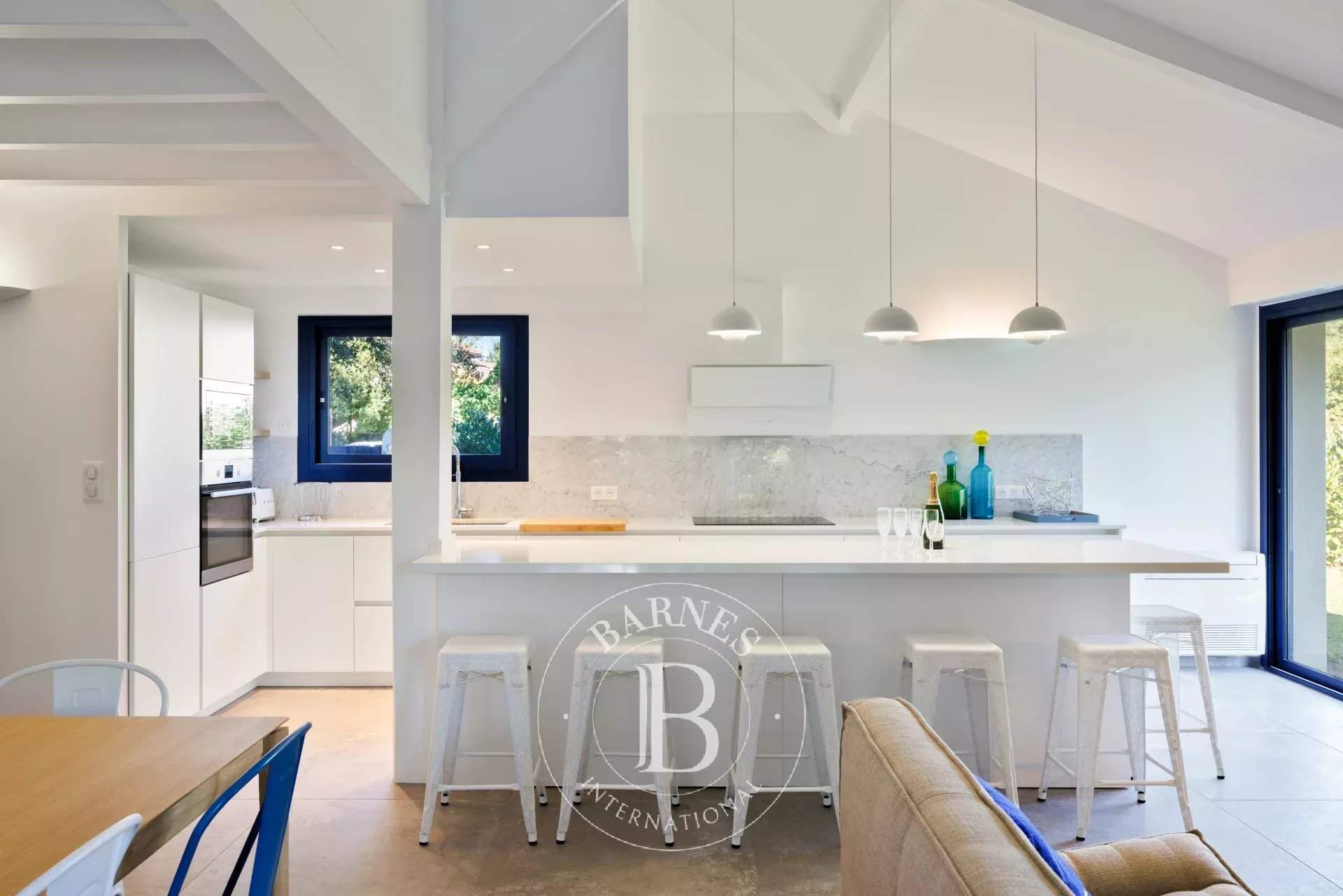 MAJORELLE - Charming villa just steps from Hossegor's town centre and lake, with a heated pool picture 15