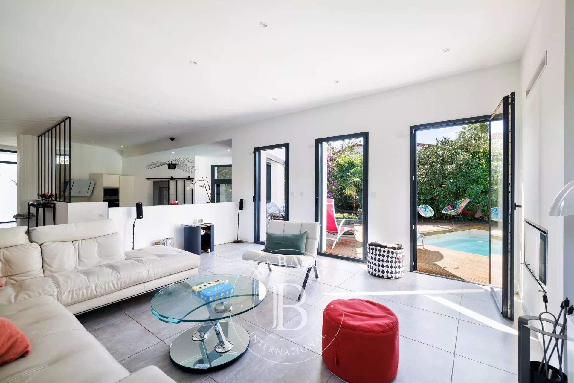 Anglet  - Maison 6 Pi&egrave;ces 4 Chambres - picture 11