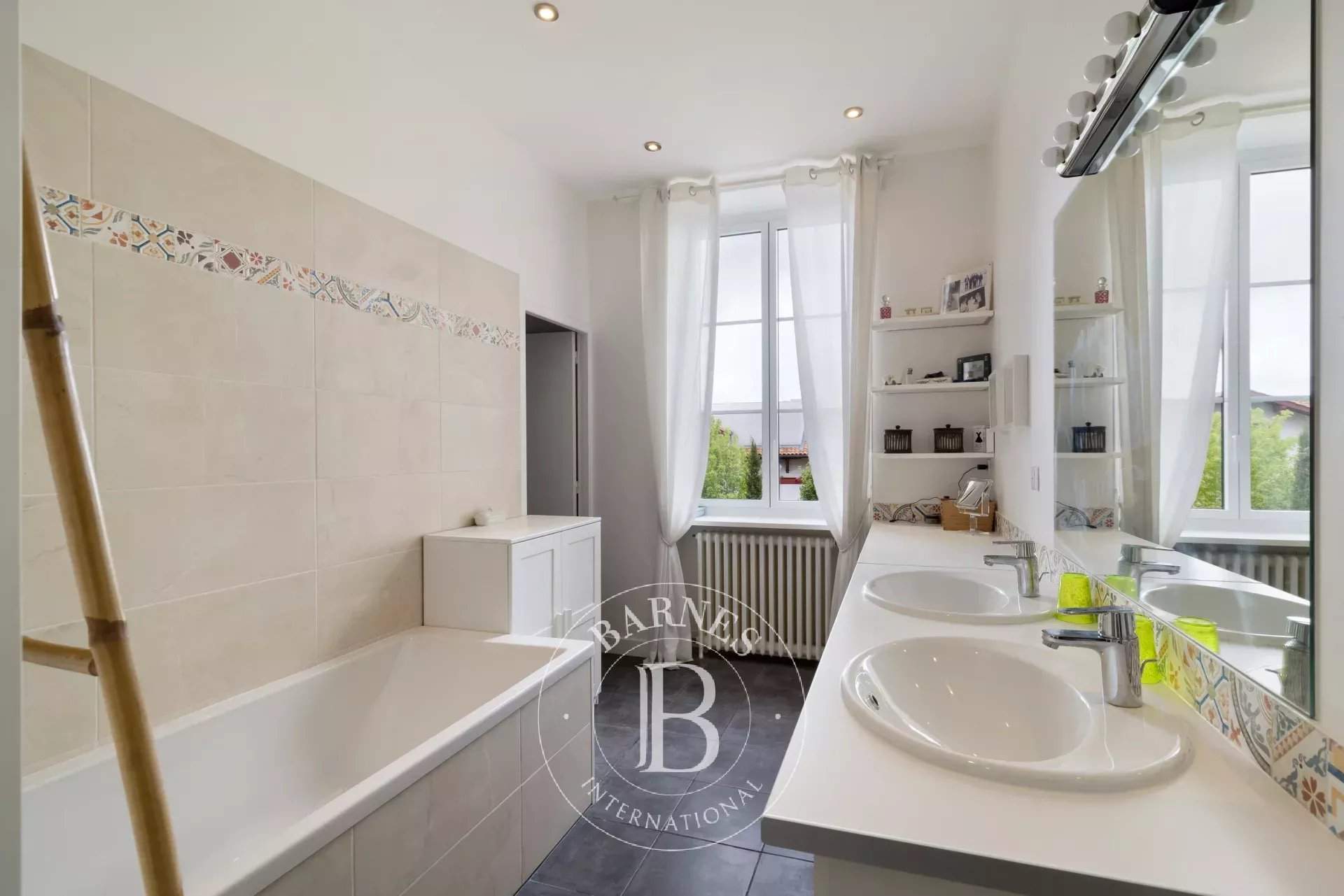 Saint-Pierre-d'Irube  - Maison 16 Pi&egrave;ces 10 Chambres - picture 11