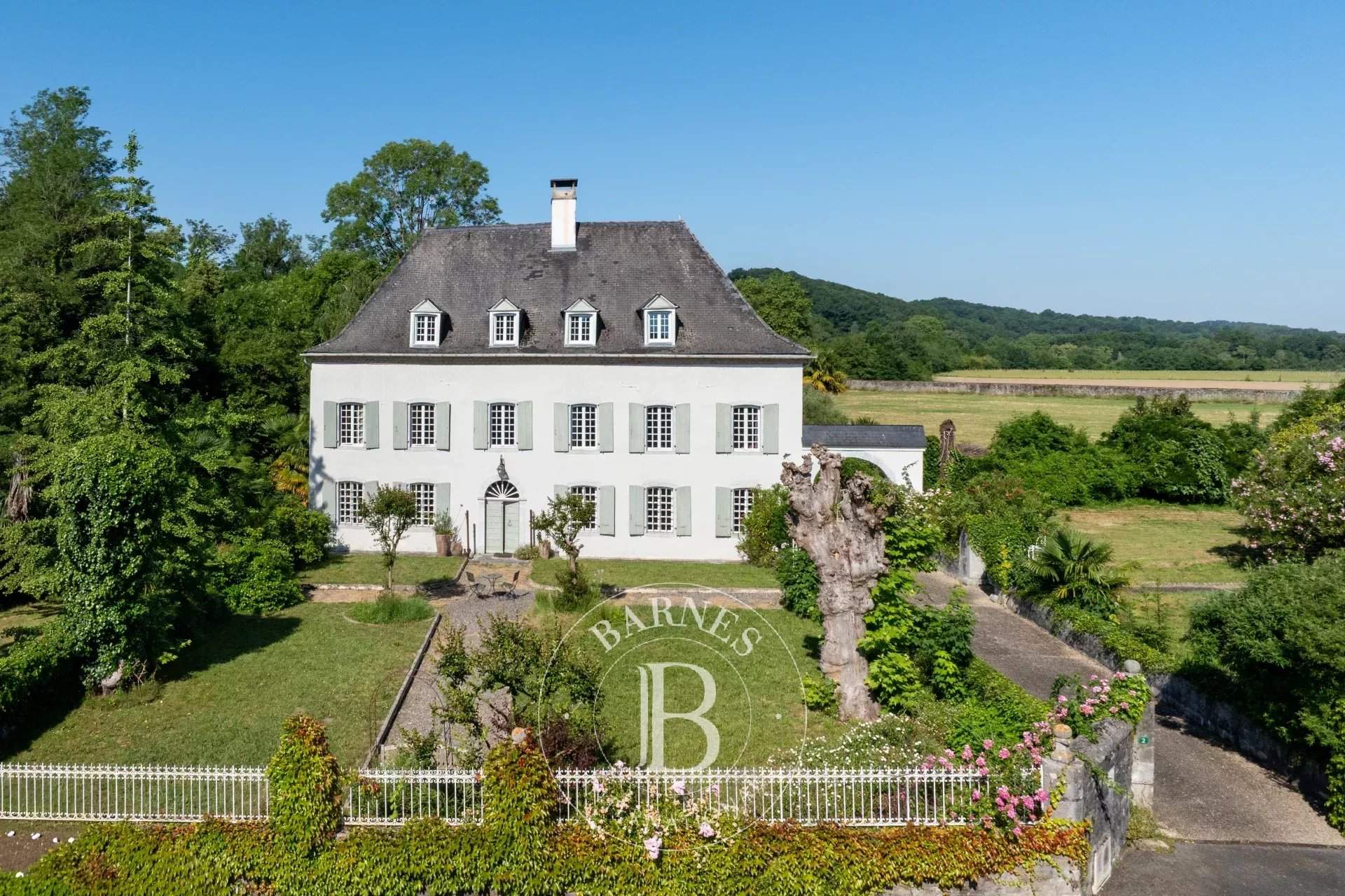 Sauveterre-de-Béarn  - Maison 7 Pi&egrave;ces 5 Chambres - picture 1