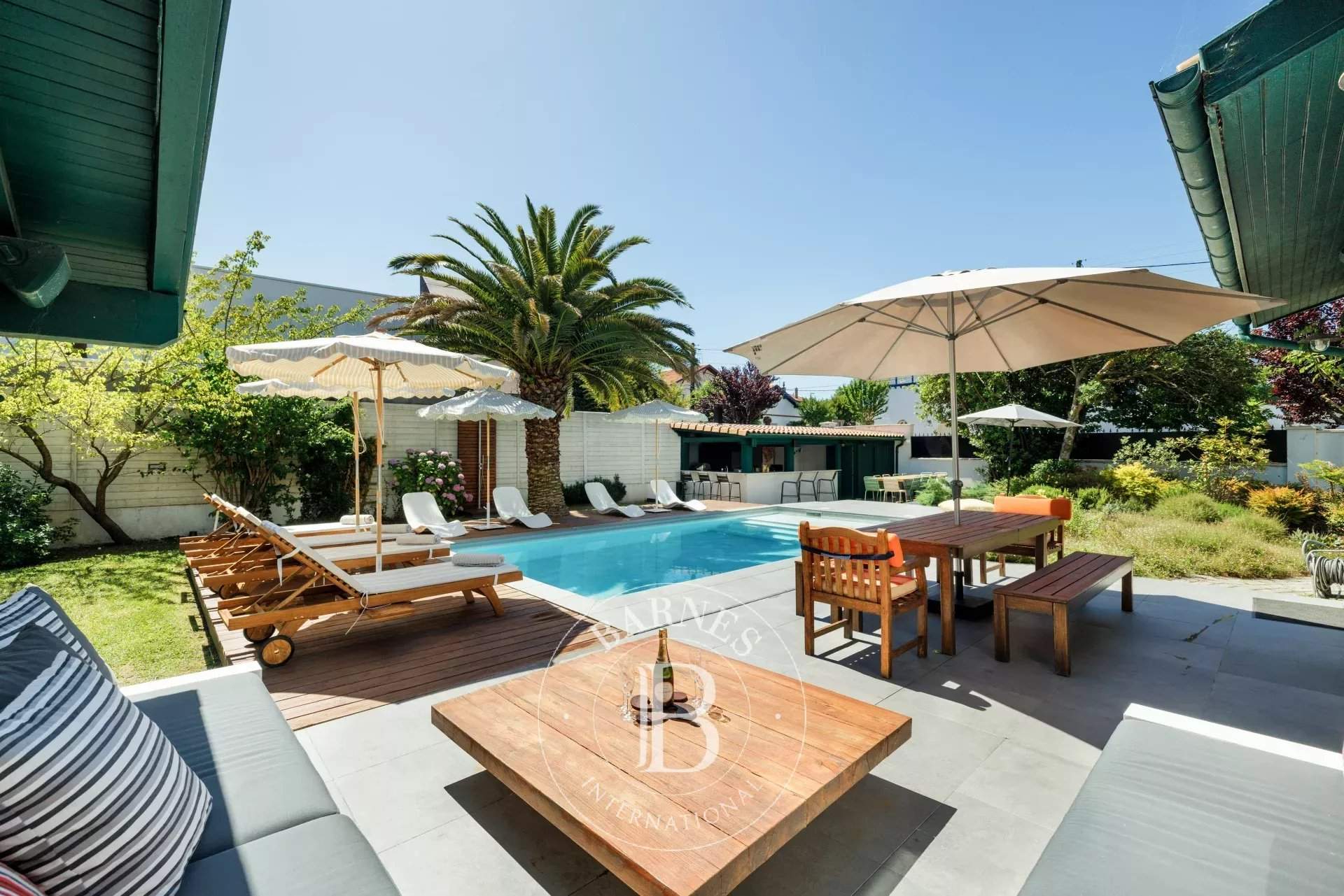 ÉMERAUDE - Superbe maison de 6 chambres avec piscine, ping pong, sauna à 5min de la plage de Biarritz picture 1