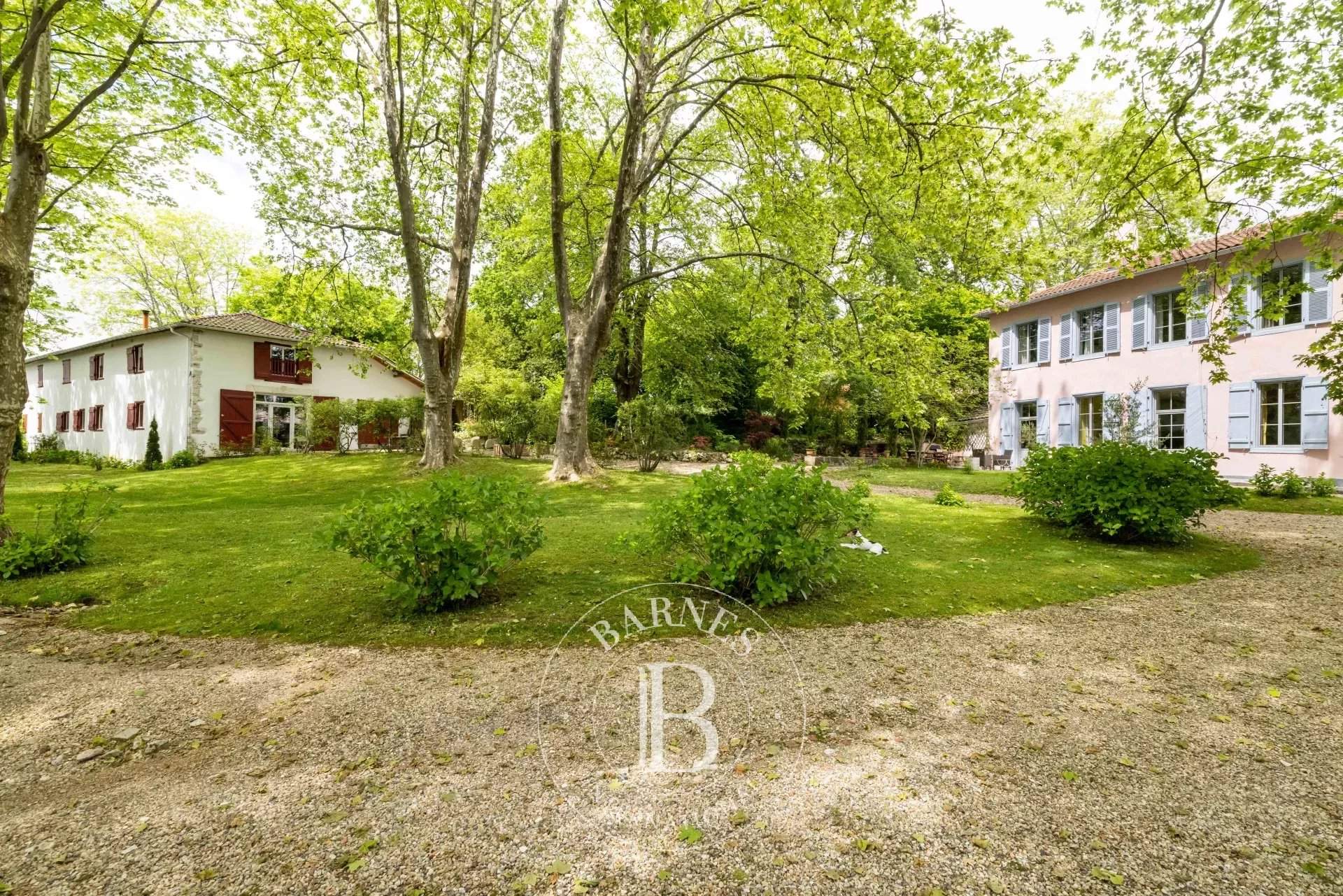 Saint-Pierre-d'Irube  - Maison 16 Pi&egrave;ces 10 Chambres - picture 2