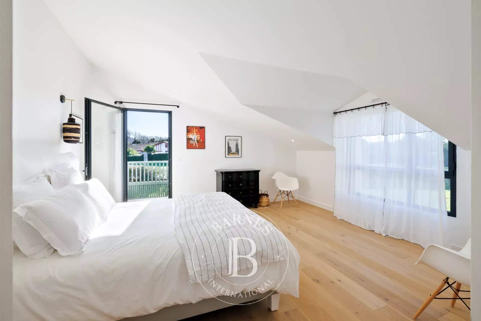 BEACHBREAK - LAFITENIA - Magnifique villa familiale avec piscine chauffée, 4 chambres & 1 studio indépendant - Saint-Jean de Luz picture 15