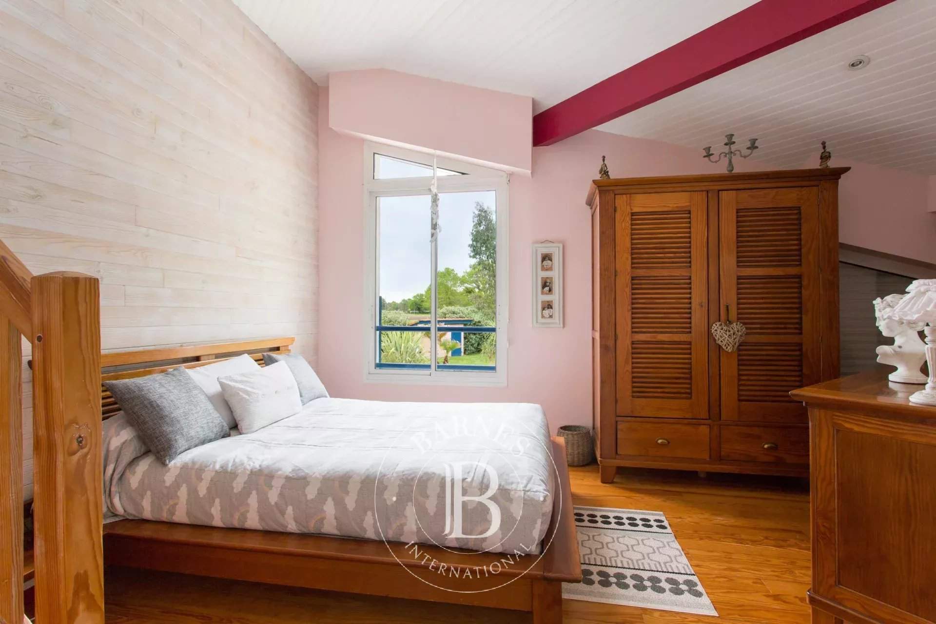 Saint-Vincent-de-Tyrosse  - Maison 6 Pi&egrave;ces 5 Chambres - picture 9