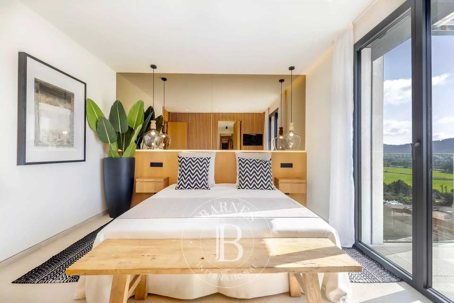 Santa Ponsa  - Piso 5 Cuartos 4 Habitaciones