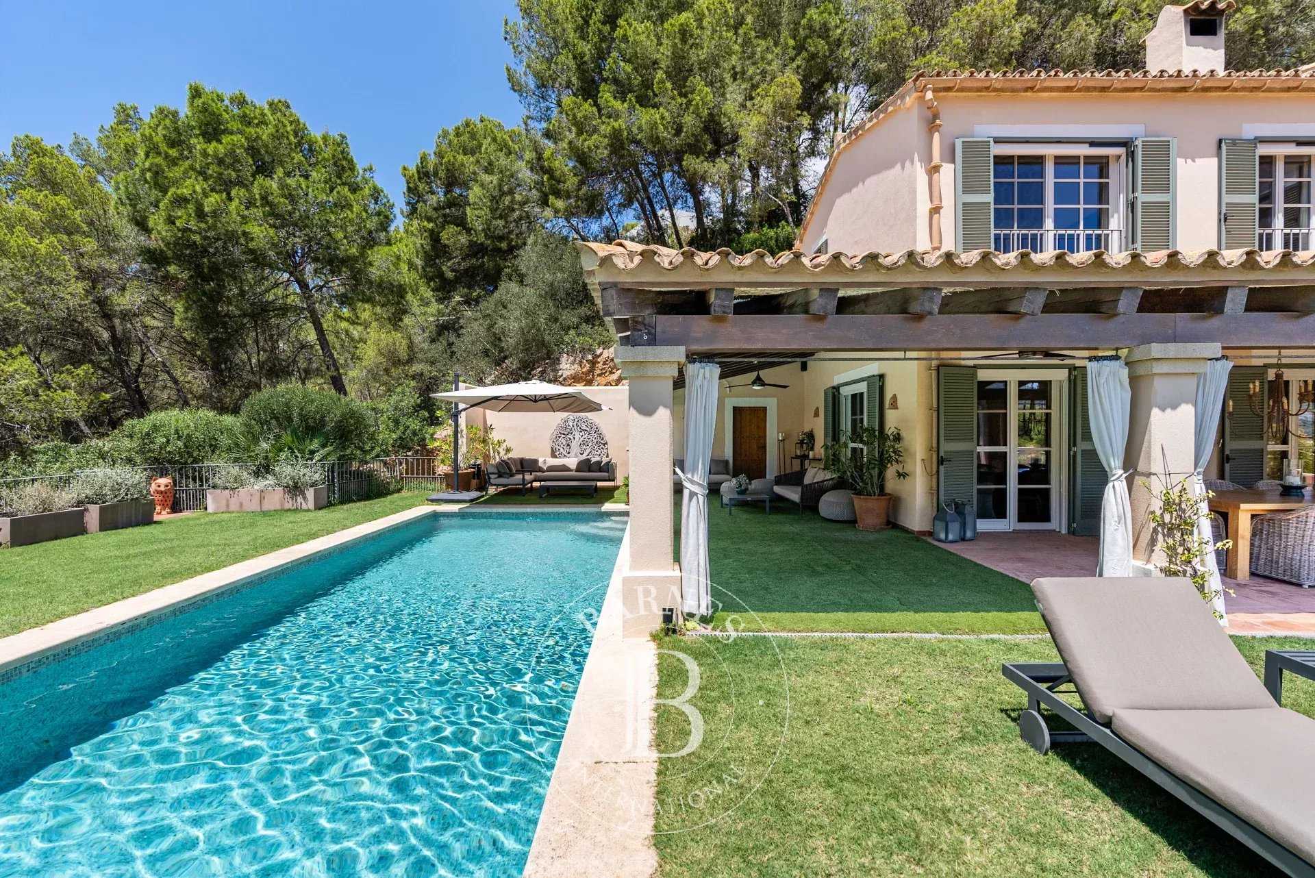 Es Camp de Mar  - Housing estate 6 Bedrooms