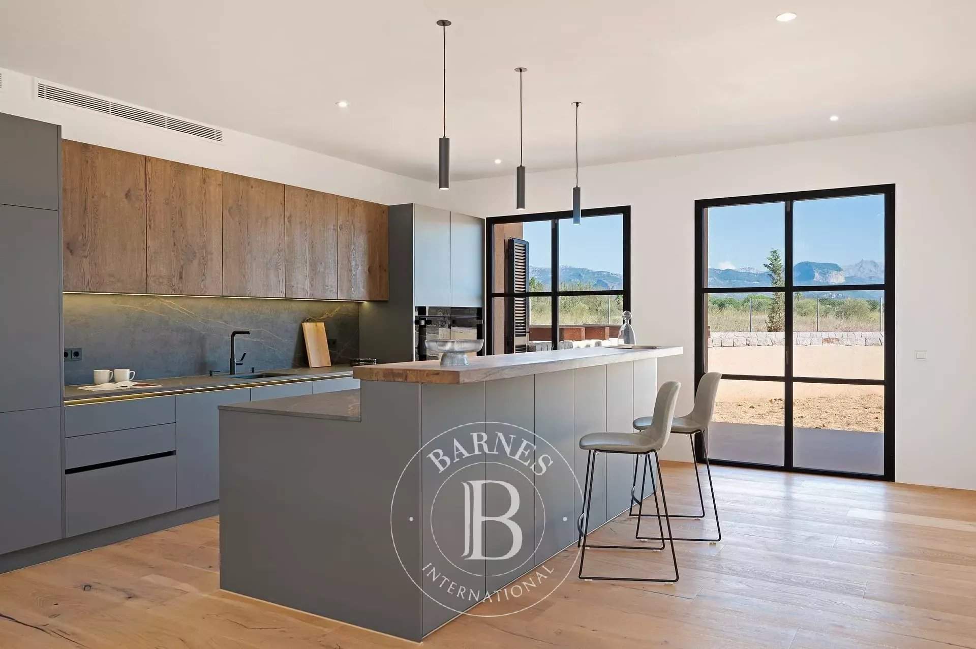 Santa María del Camí  - Villa 5 Cuartos 4 Habitaciones - picture 8