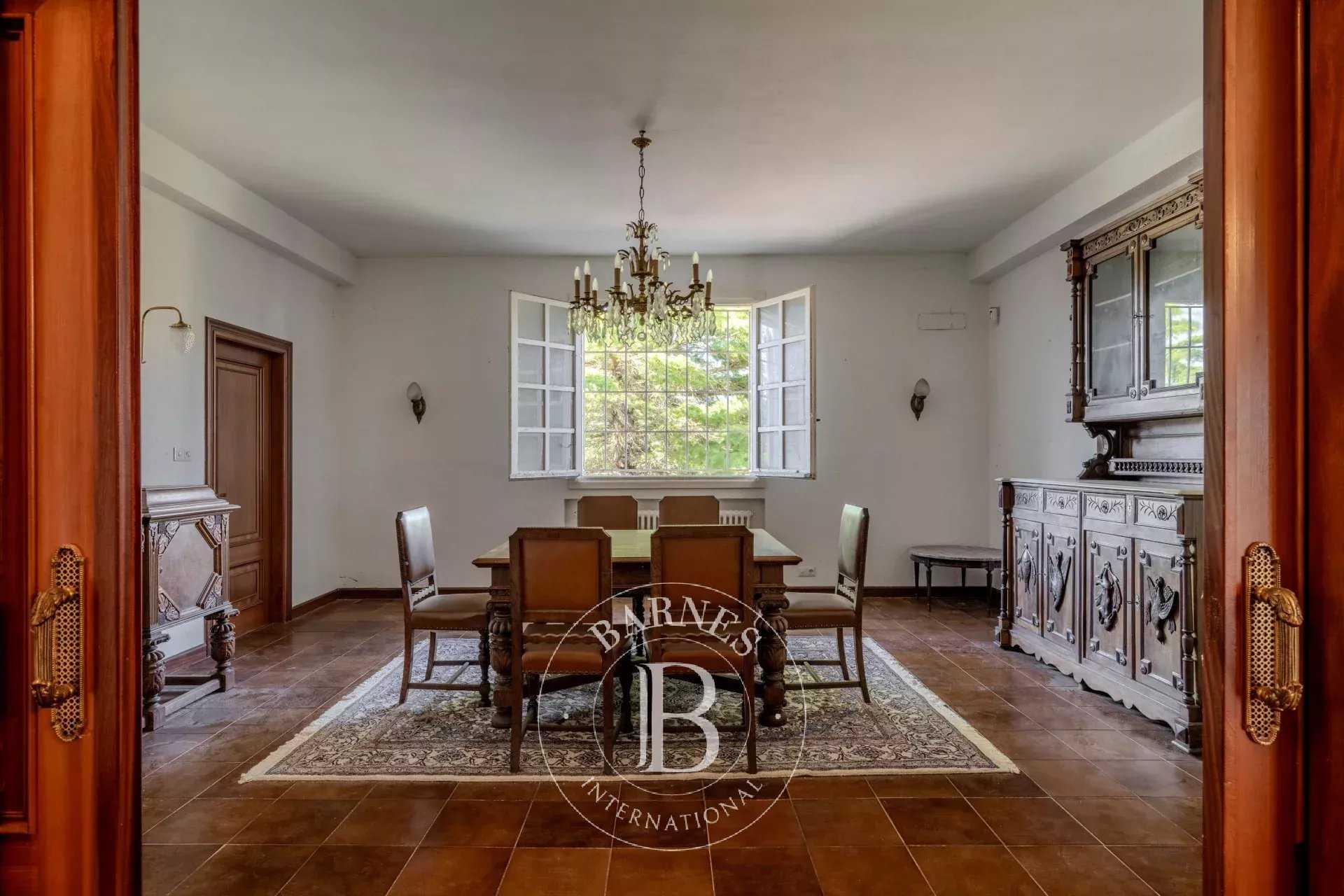 Labastida  - Property 5 Bedrooms