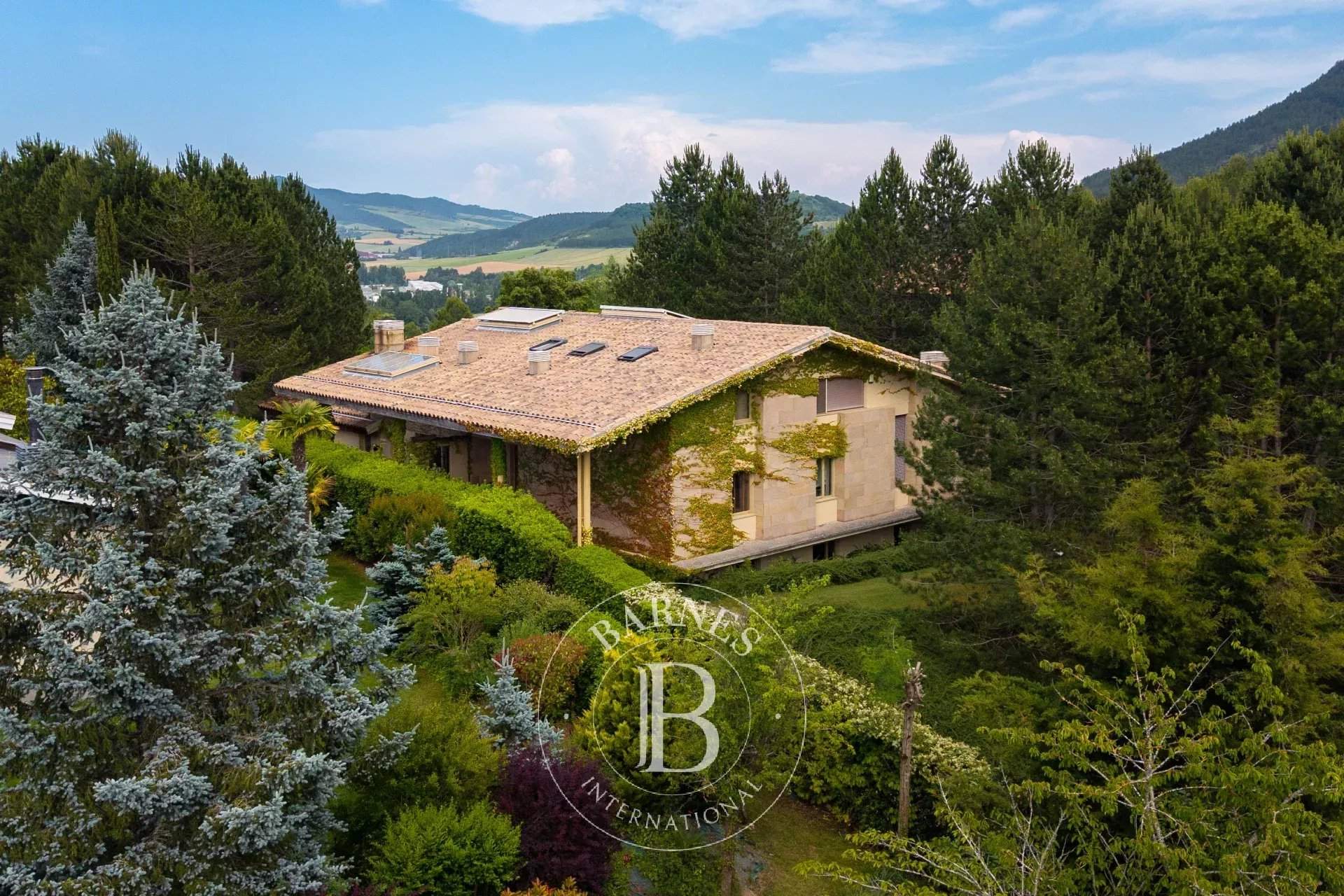 Pamplona  - Villa 6 Bedrooms - picture 1