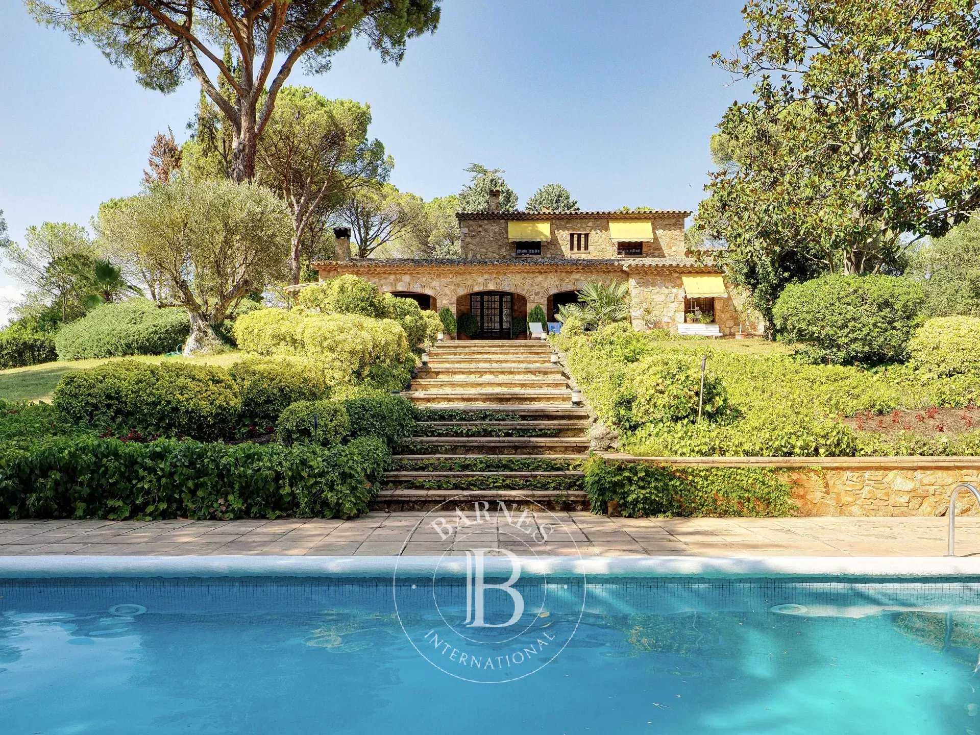 Caldes de Malavella  - Finca 10 Cuartos 10 Habitaciones