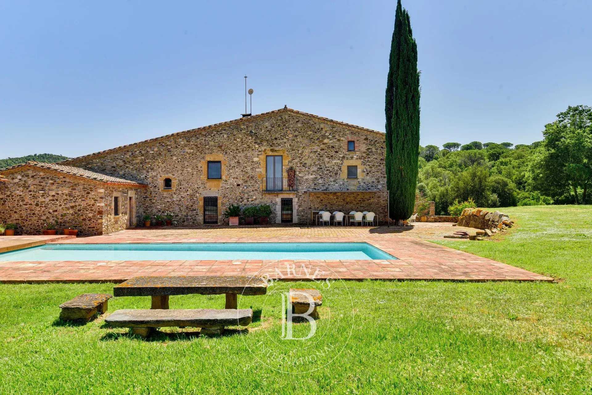 Monells  - Mas 4 Bedrooms