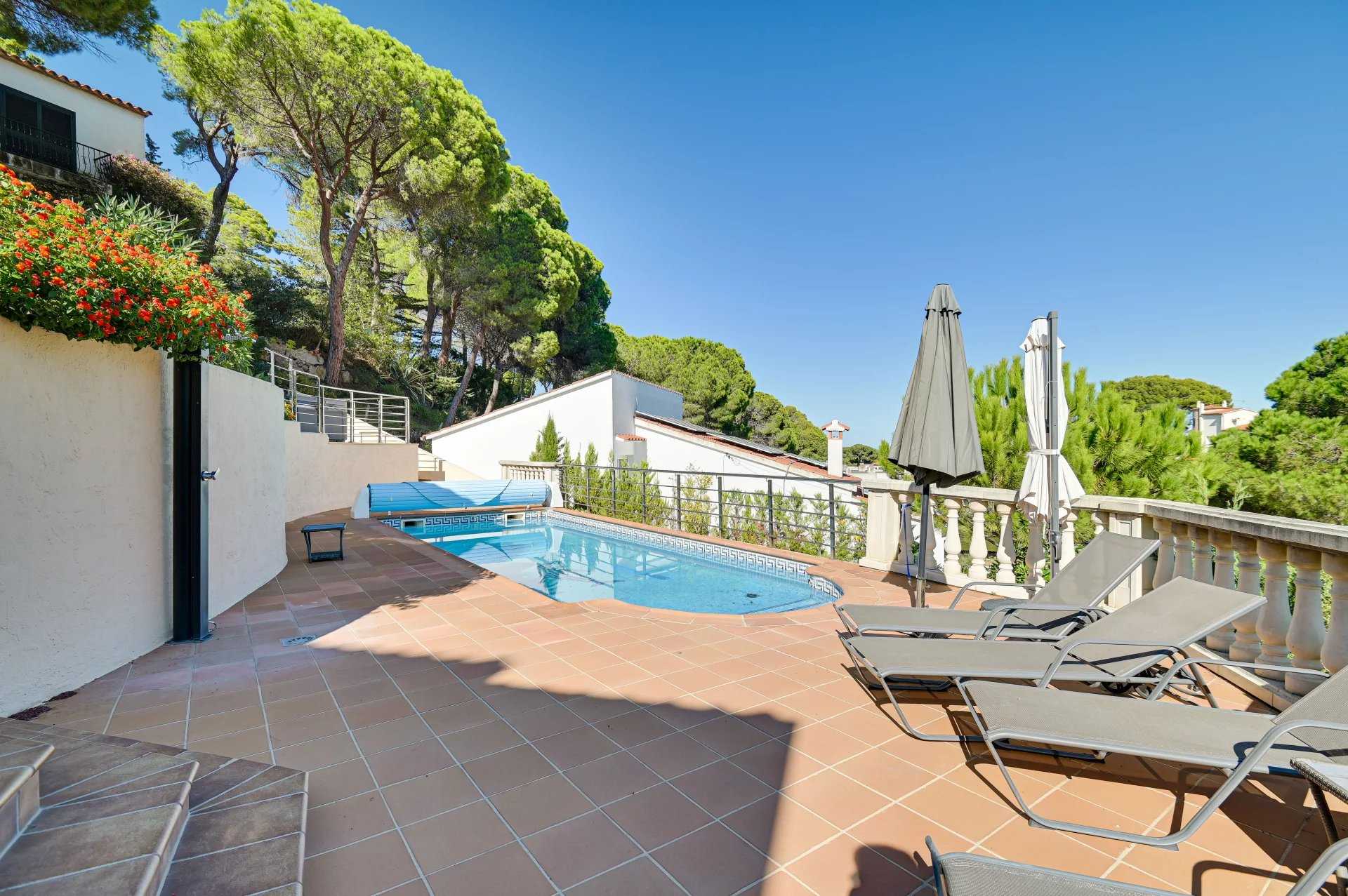 Pals  - Villa 8 Bedrooms