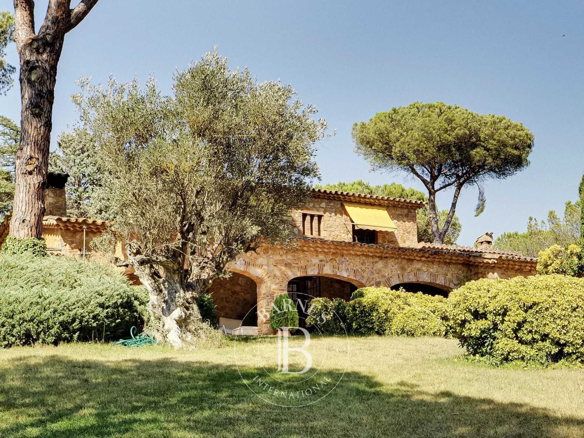 Caldes de Malavella  - Finca 10 Cuartos 10 Habitaciones