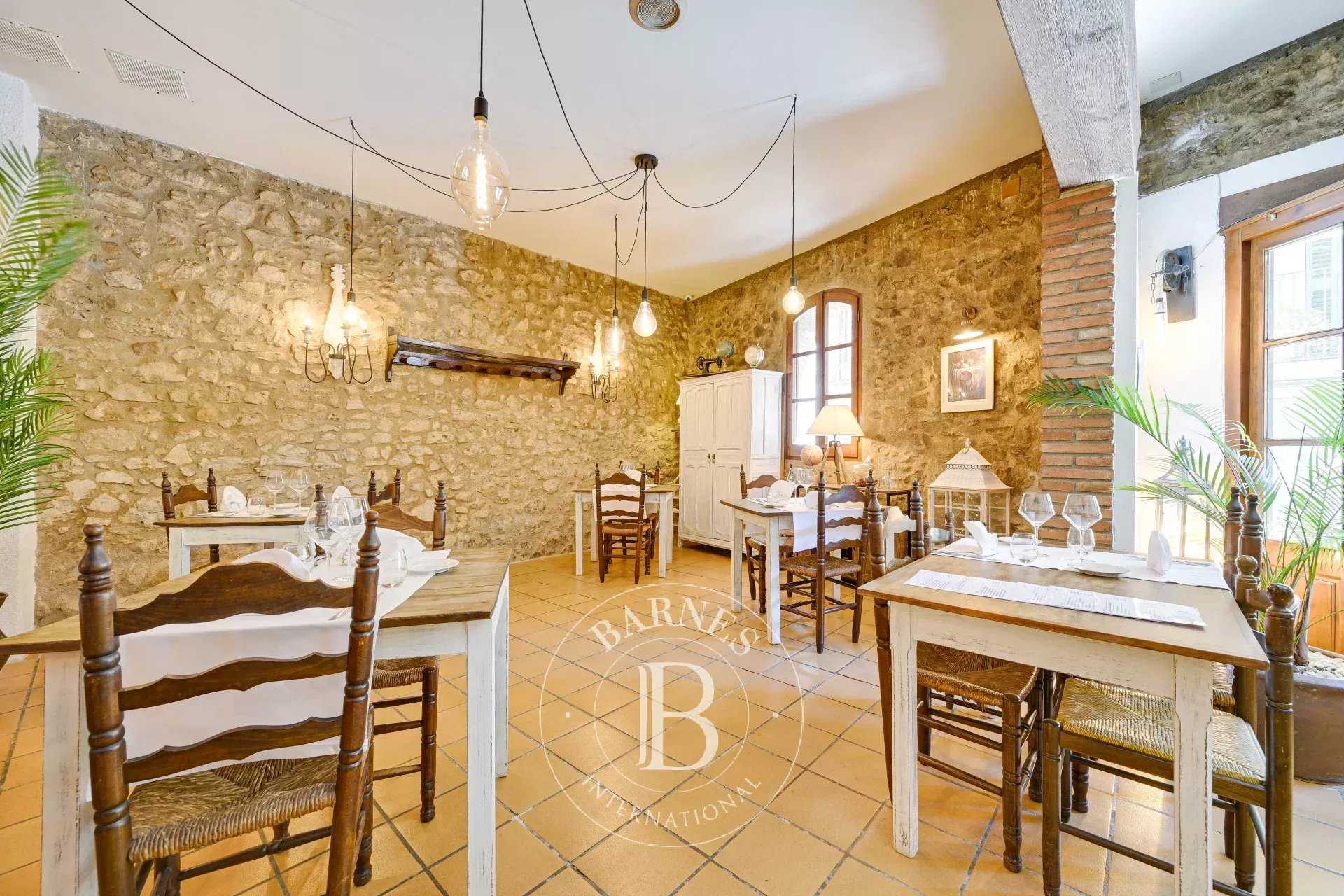 Terrades  - Maison de village 
