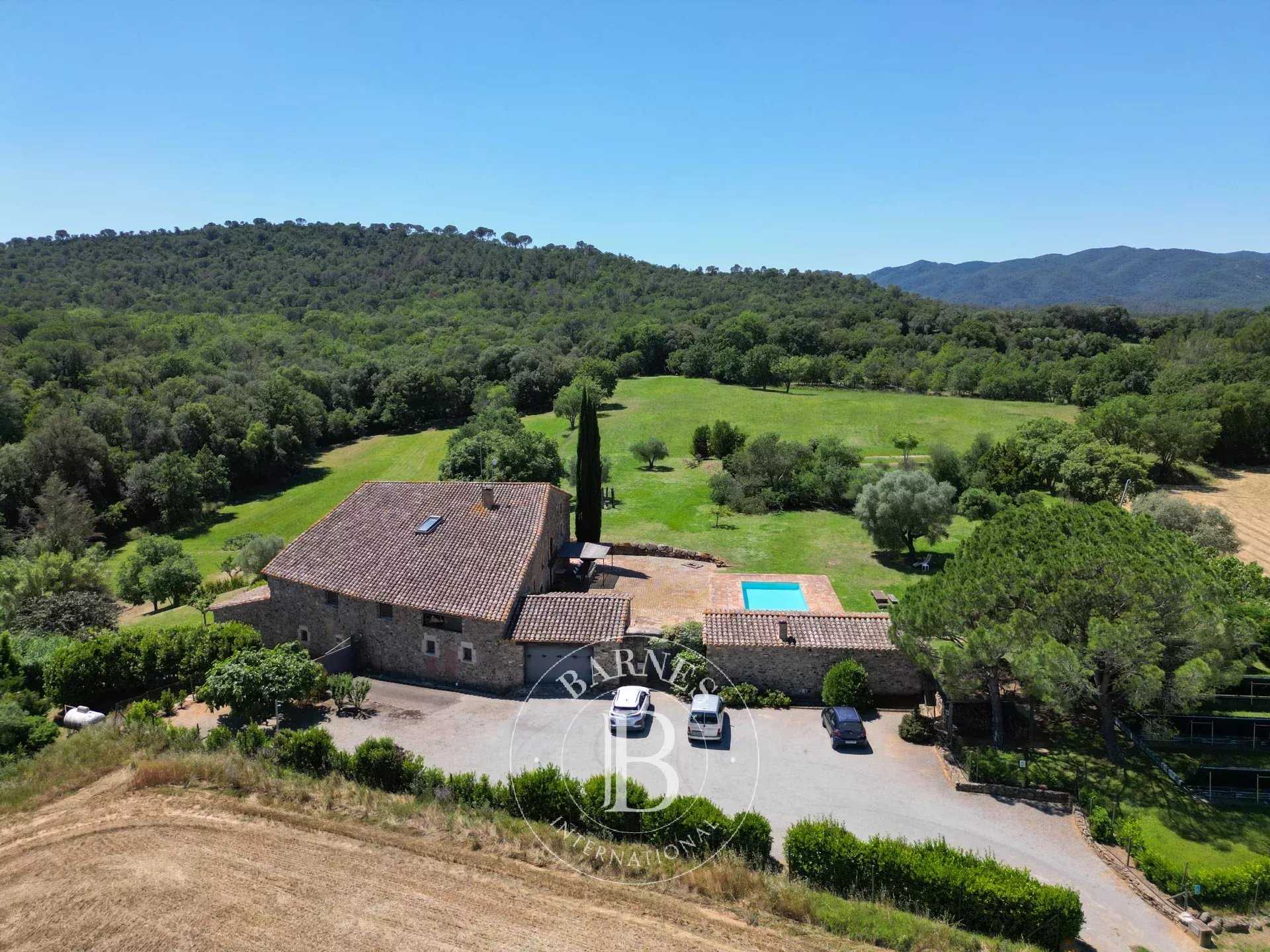 Monells  - Mas 4 Bedrooms