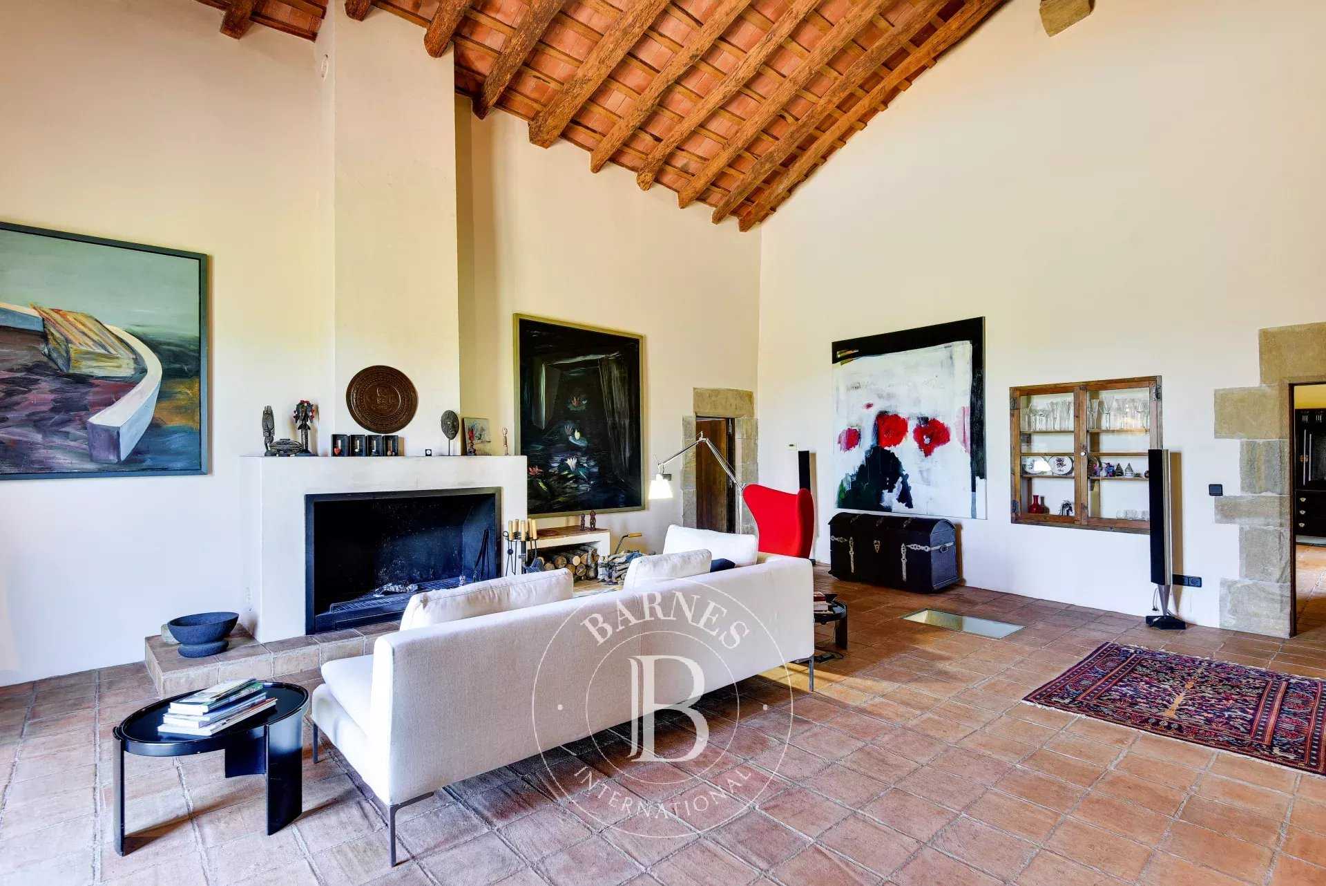 Monells  - Mas 4 Bedrooms