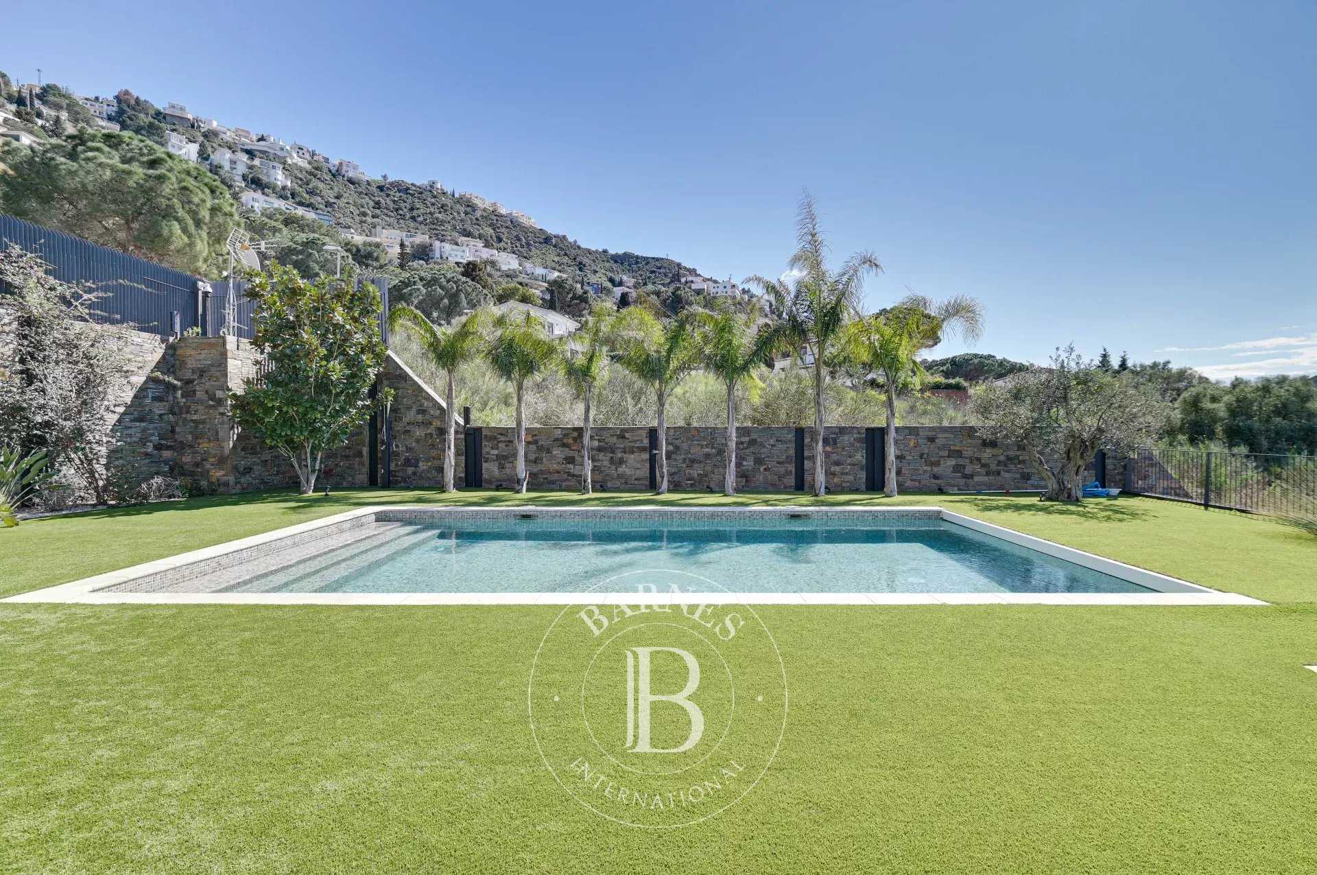 Villa Roses  -  ref 85674603 (picture 3)