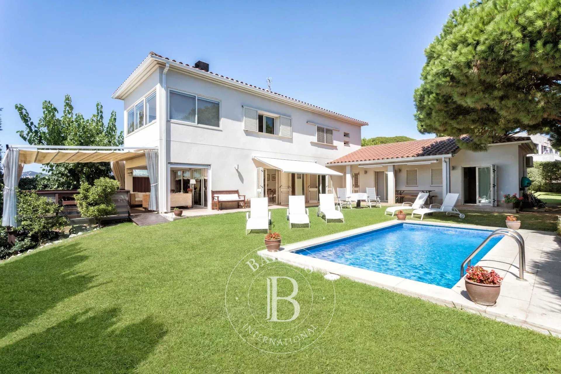 Villa S'Agaro  -  ref 86434318 (picture 1)