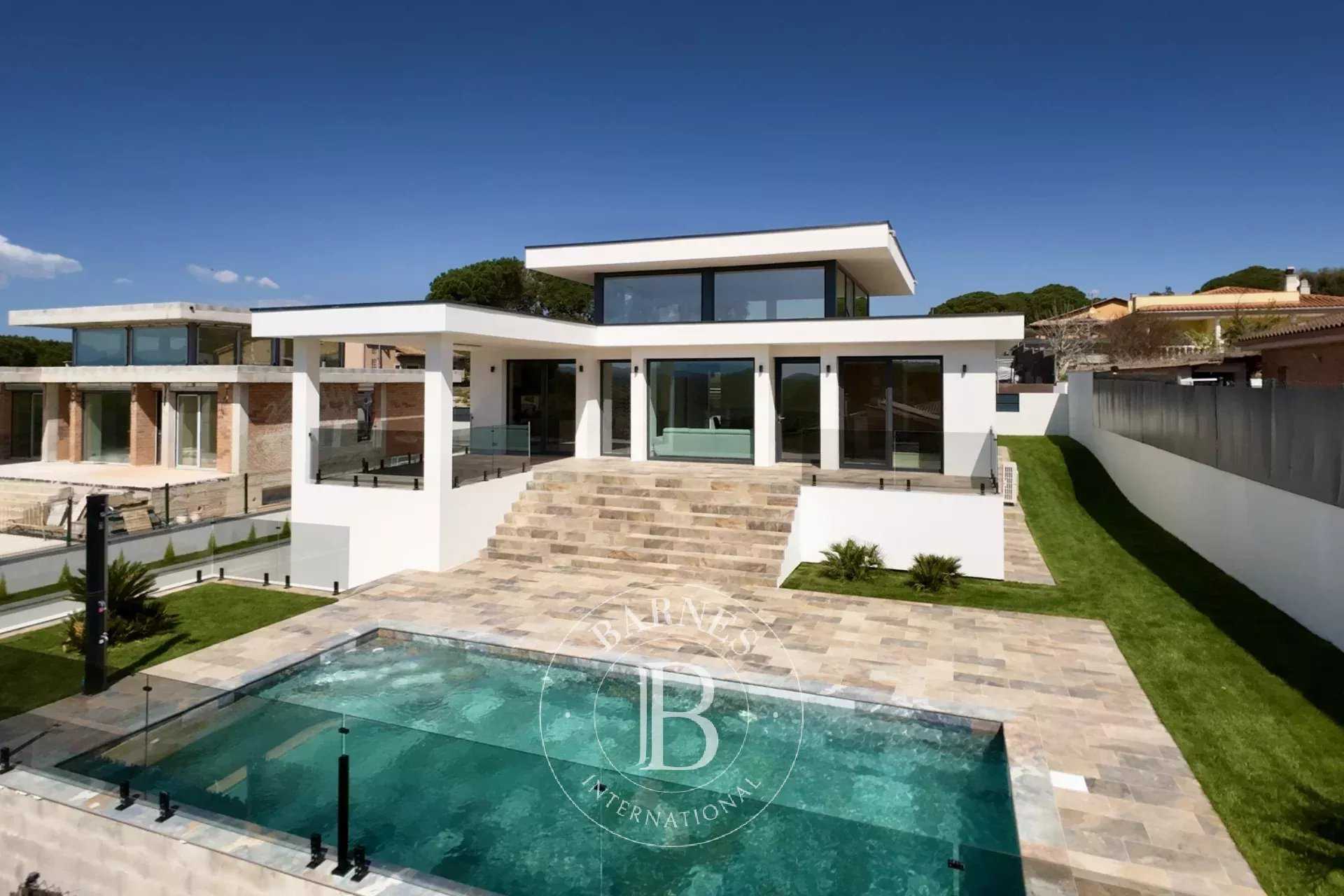 Villa Vidreres  -  ref 85897761 (picture 1)