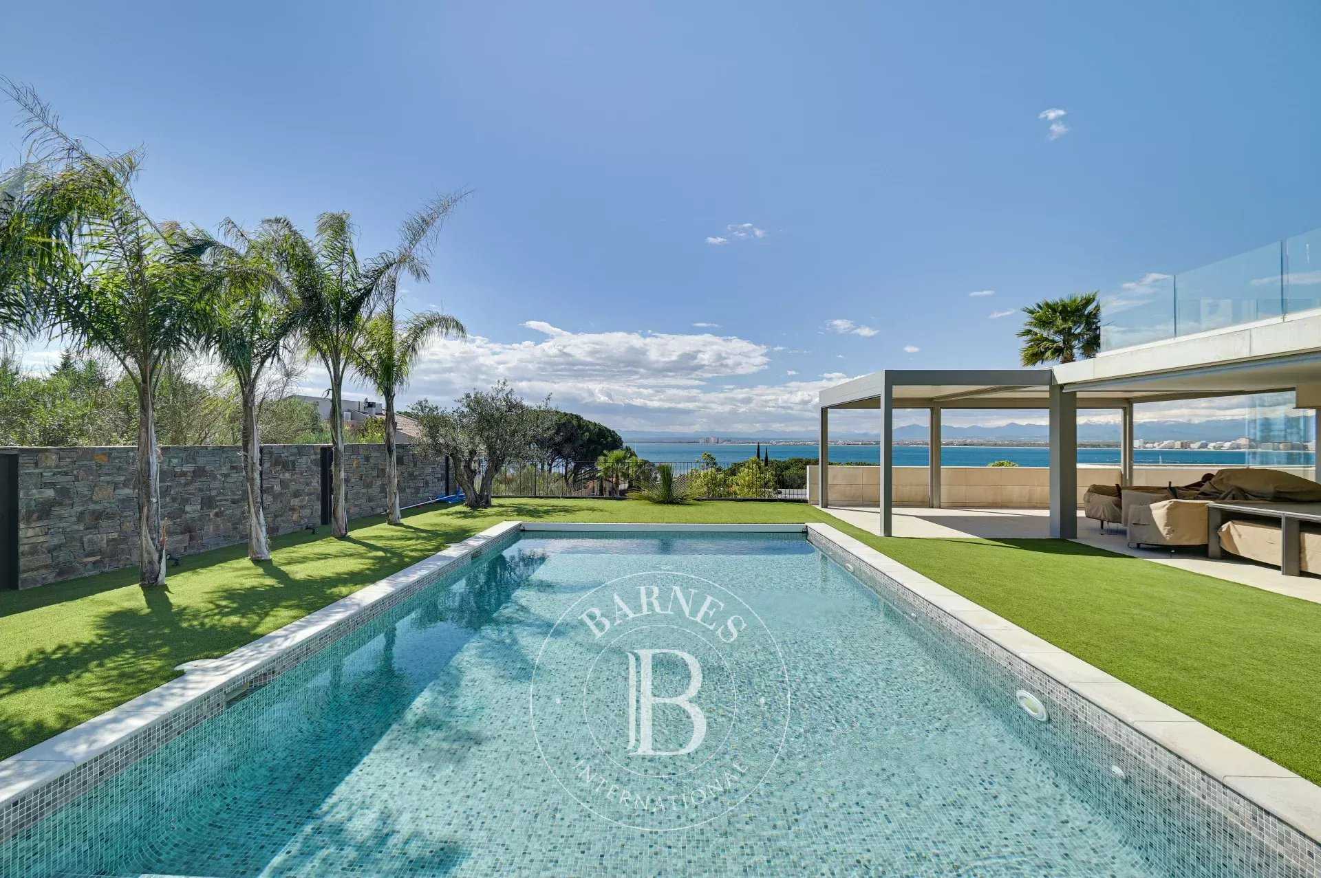 Villa Roses  -  ref 85674603 (picture 2)